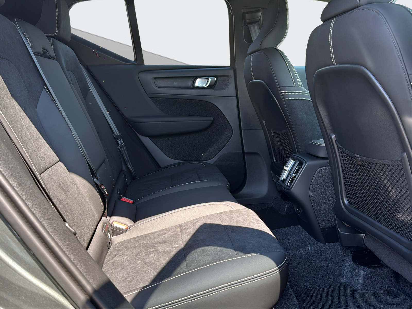 VOLVO XC40 2.0 B3 MH XCITE-image-10