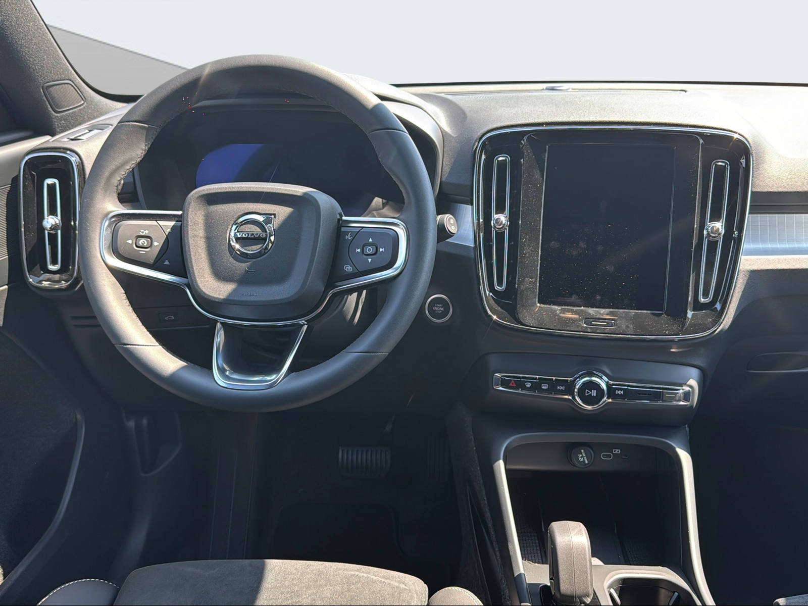 VOLVO XC40 2.0 B3 MH XCITE-image-12