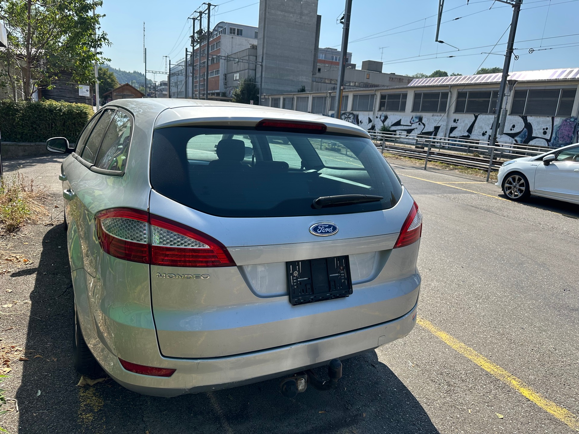 FORD Mondeo 2.0i 16V Titanium-image-4
