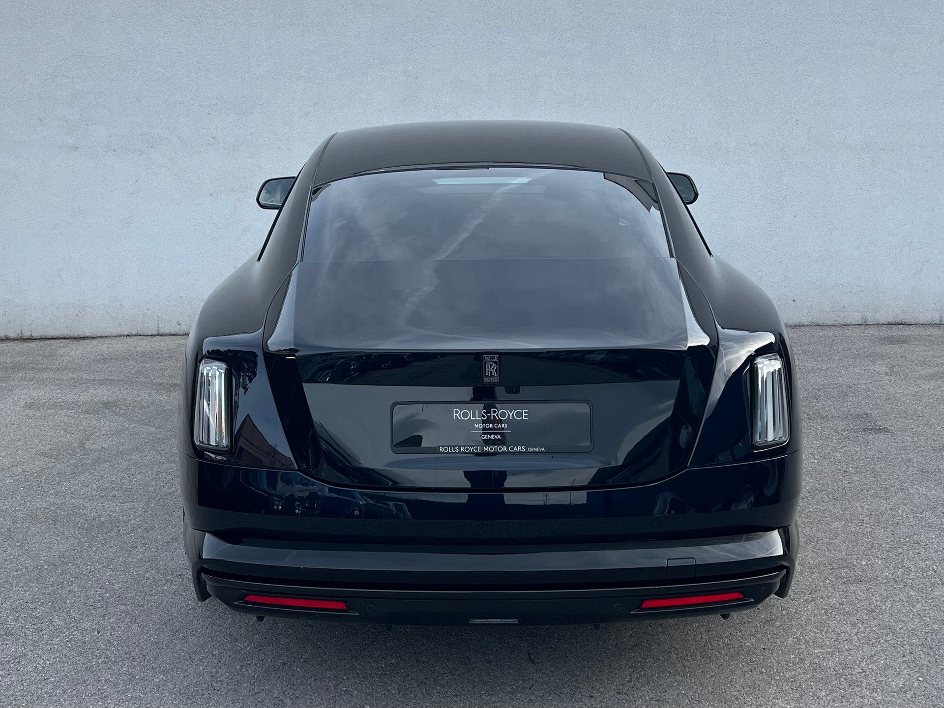 ROLLS-ROYCE Spectre Black Badge-image-3
