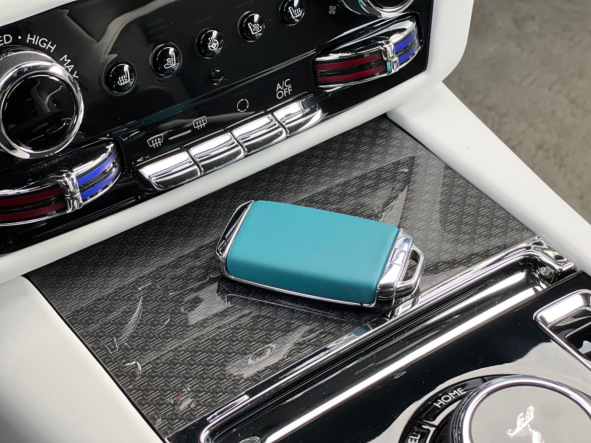 ROLLS-ROYCE Spectre Black Badge-image-14