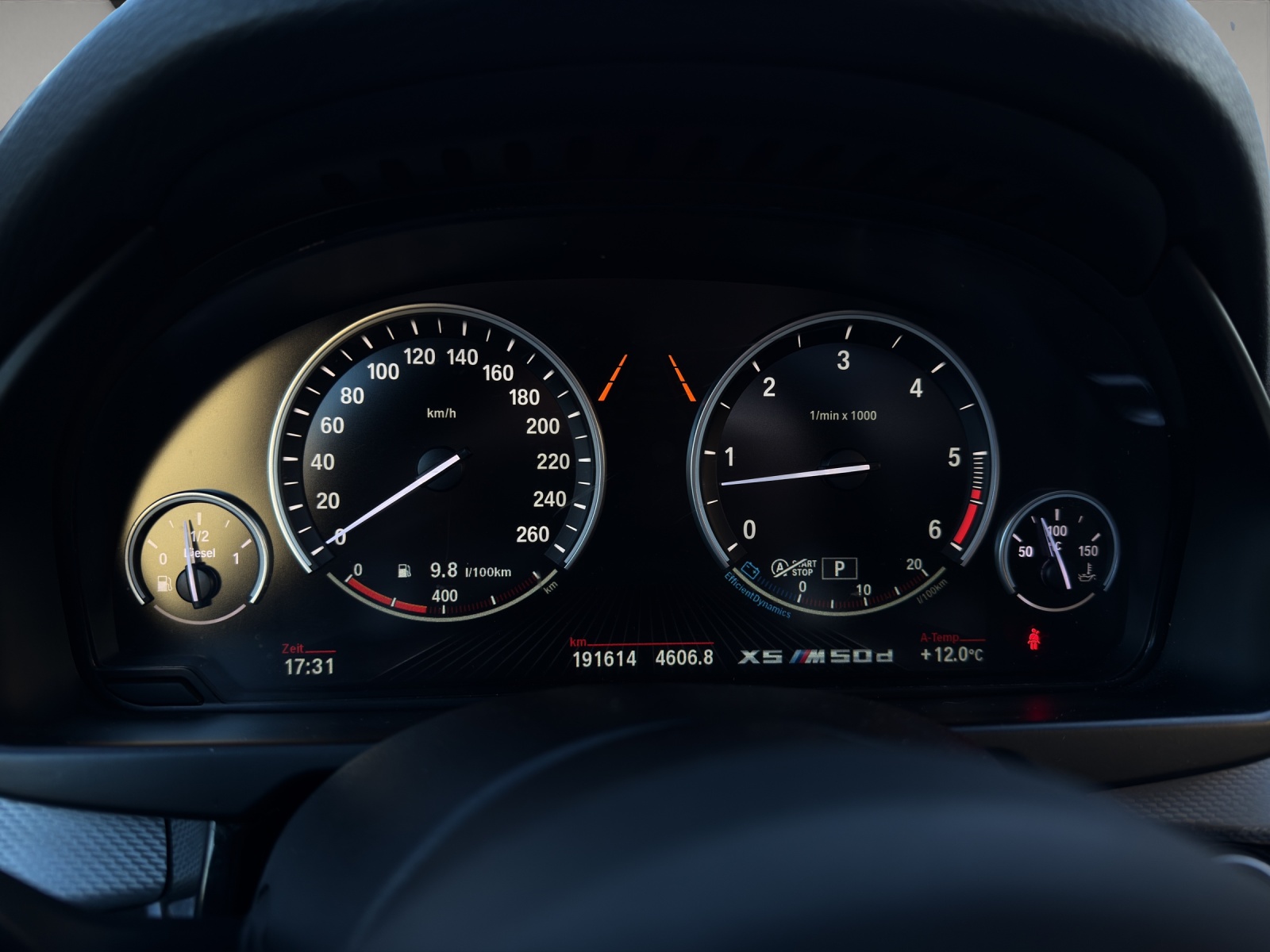BMW X5 xDrive M50d Steptronic-image-19