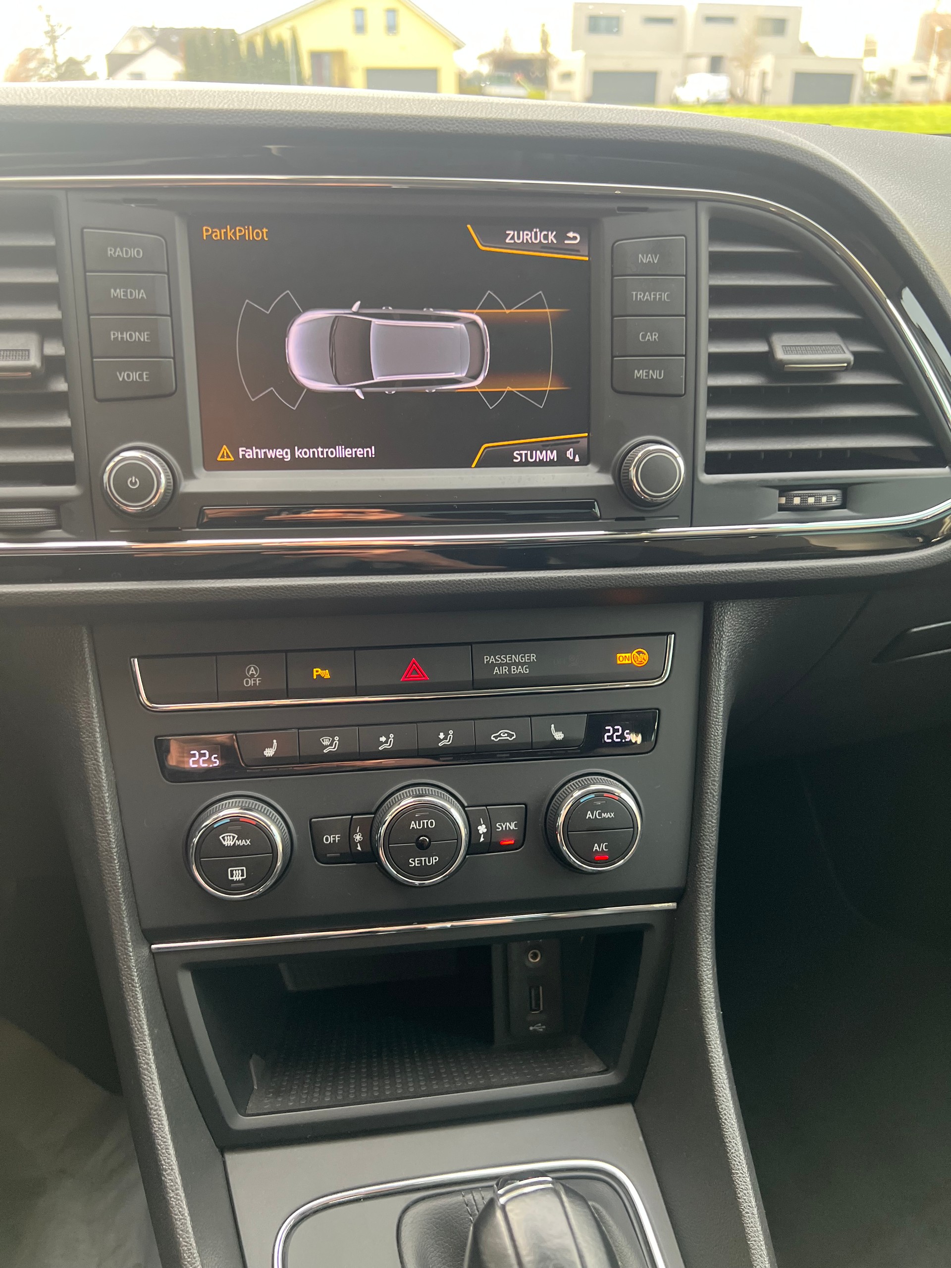SEAT Leon ST 2.0 TDI Style DSG-image-10