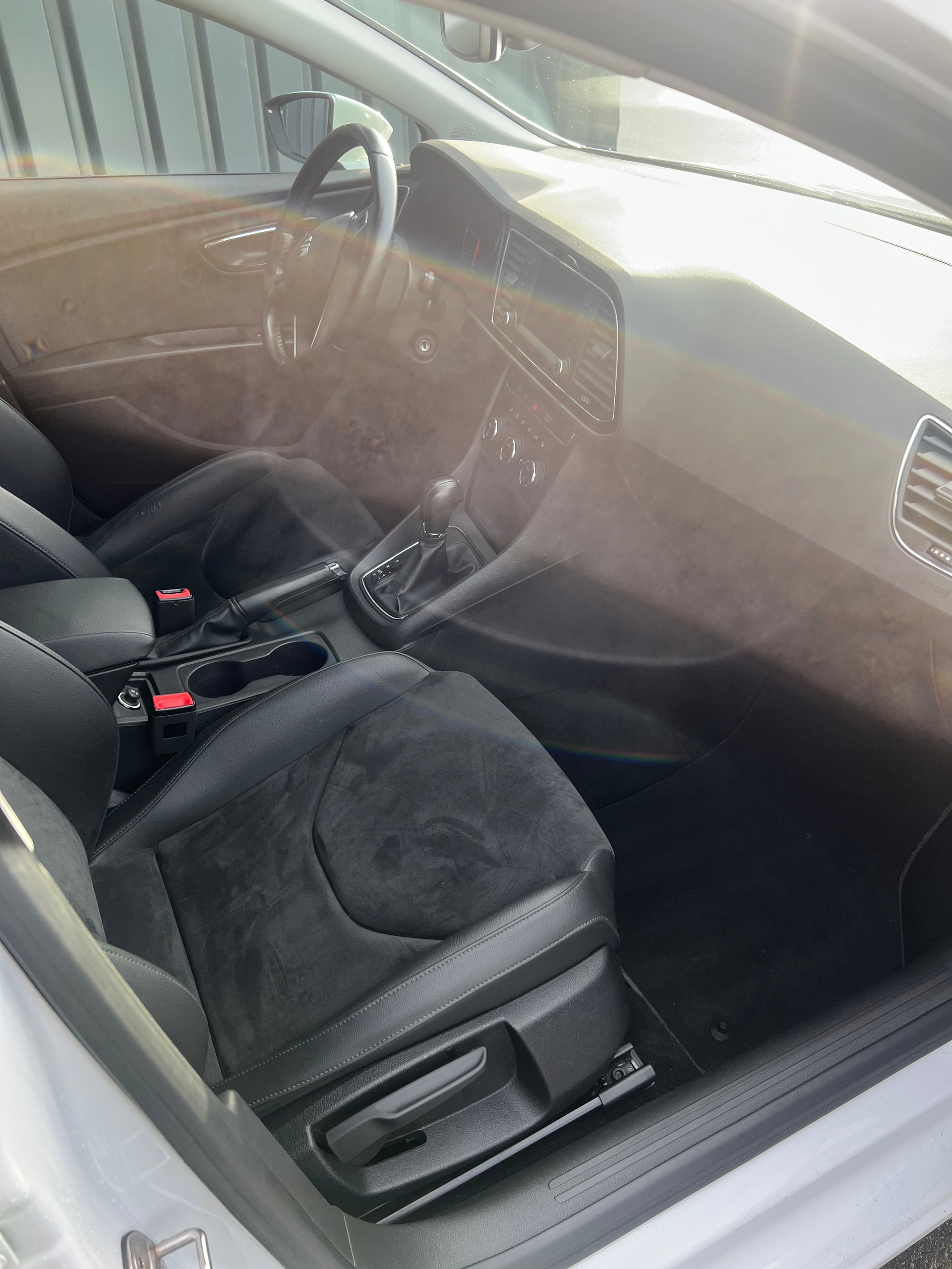 SEAT Leon ST 2.0 TDI Style DSG-image-9
