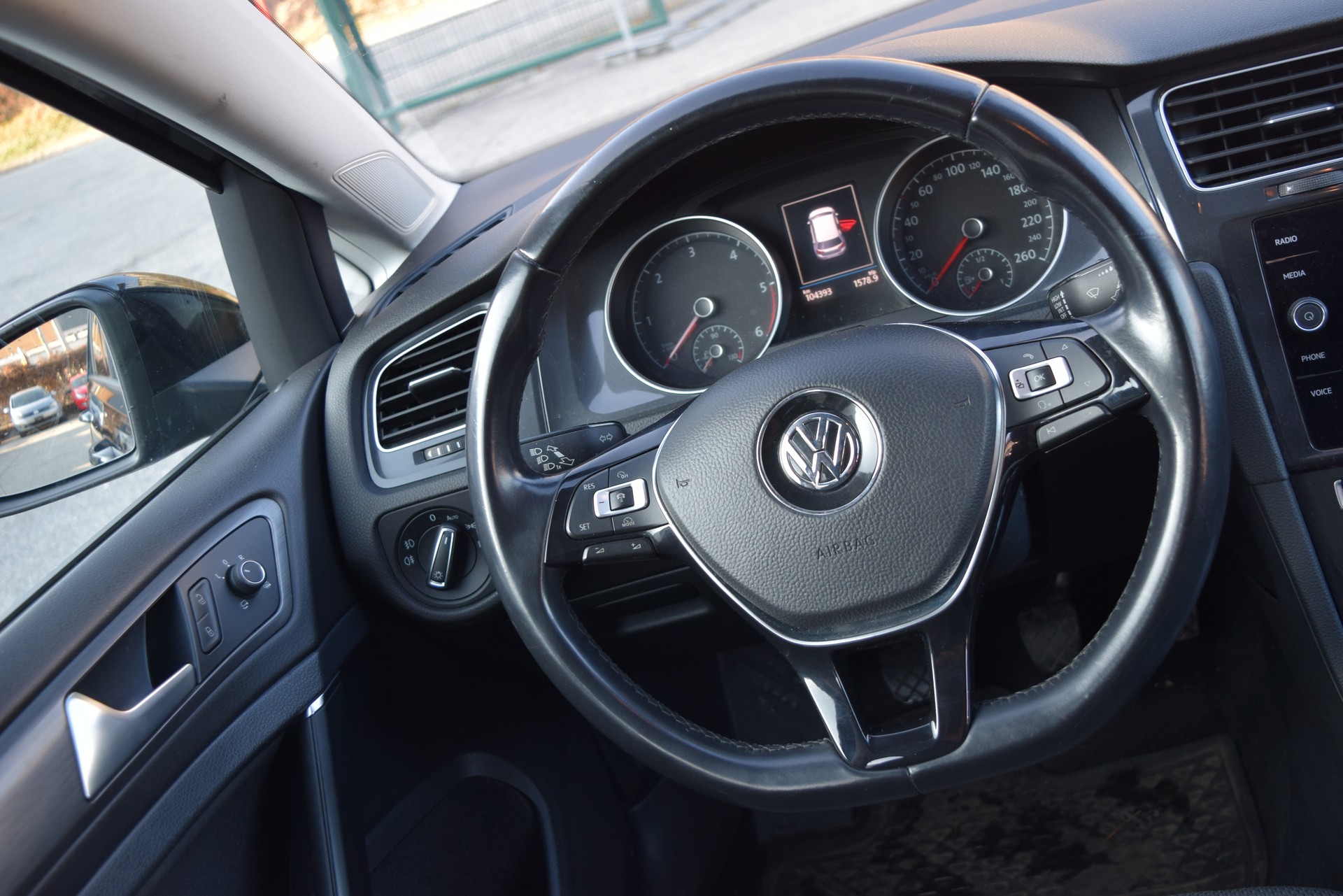 VW Golf 2.0 TDI Comfortline Swiss Line Limited 4M-image-13