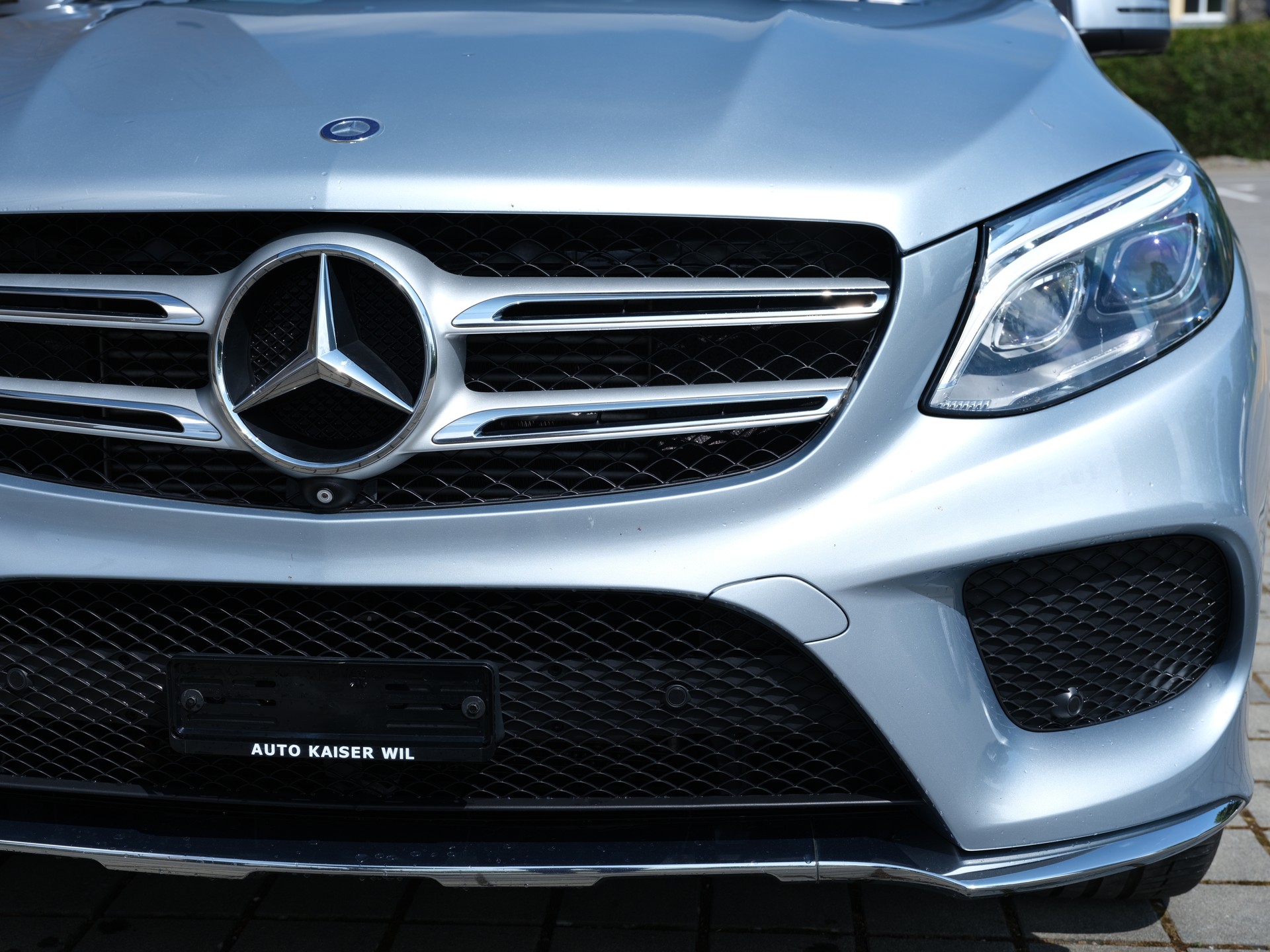 MERCEDES-BENZ GLE 350 d 4Matic AMG-Line 9G-Tronic-image-5