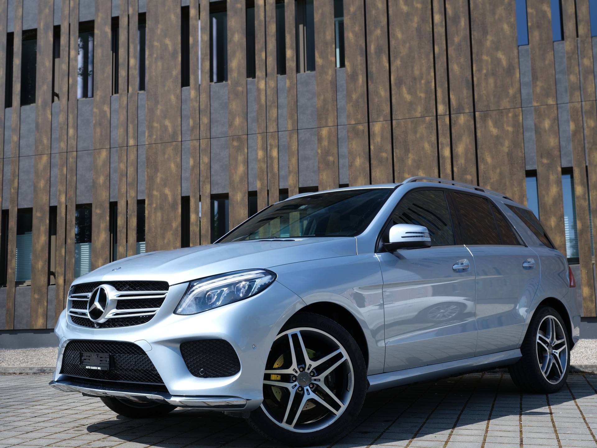 MERCEDES-BENZ GLE 350 d 4Matic AMG-Line 9G-Tronic-showroom-element-1