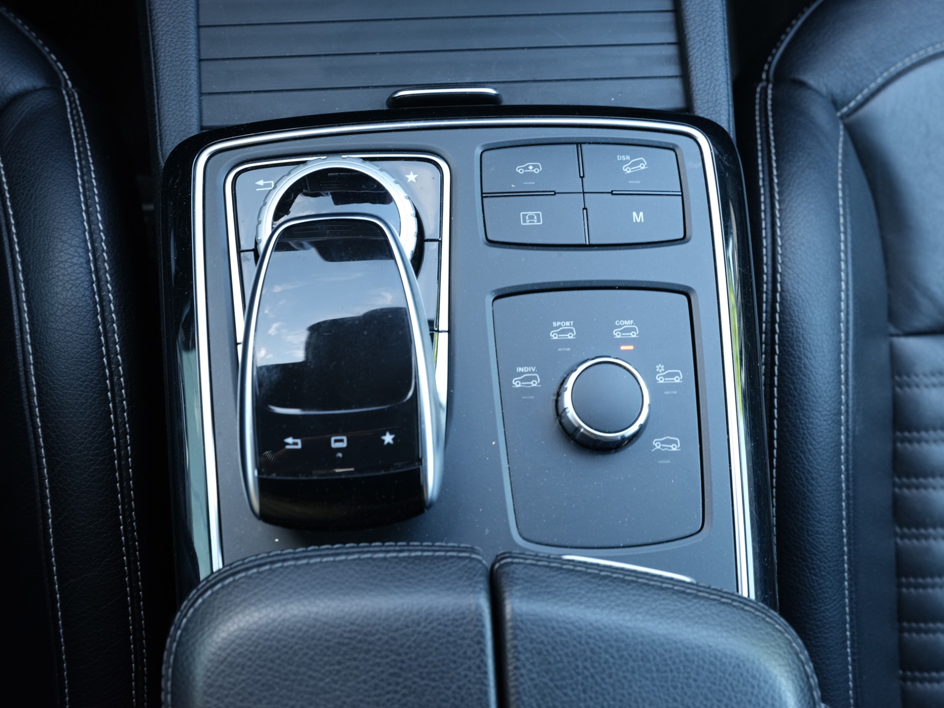 MERCEDES-BENZ GLE 350 d 4Matic AMG-Line 9G-Tronic-image-15