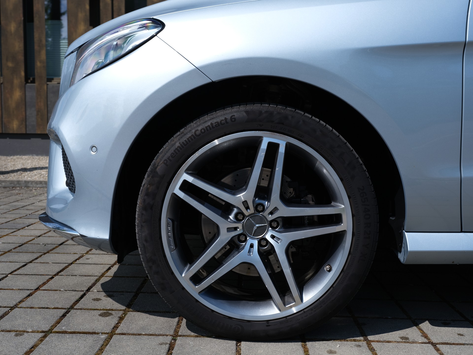 MERCEDES-BENZ GLE 350 d 4Matic AMG-Line 9G-Tronic-showroom-element-3