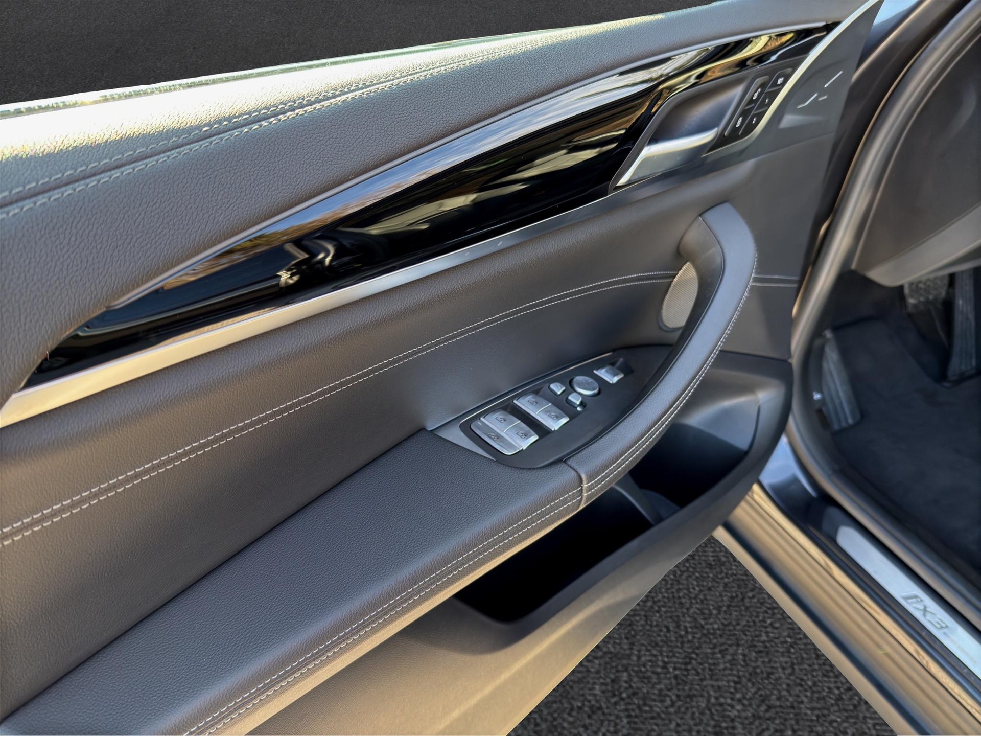 BMW iX3 Impressive-image-9