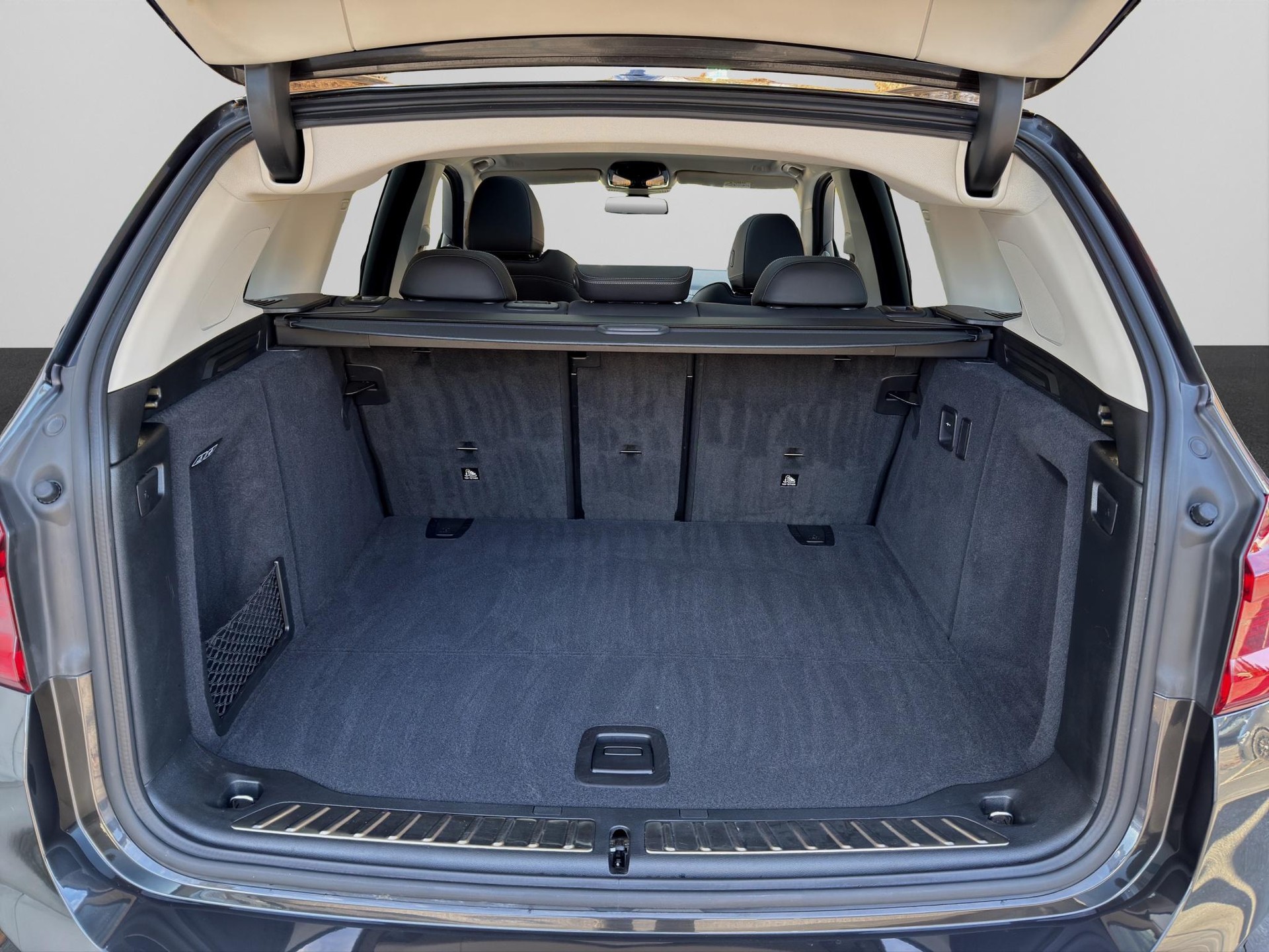 BMW iX3 Impressive-image-16