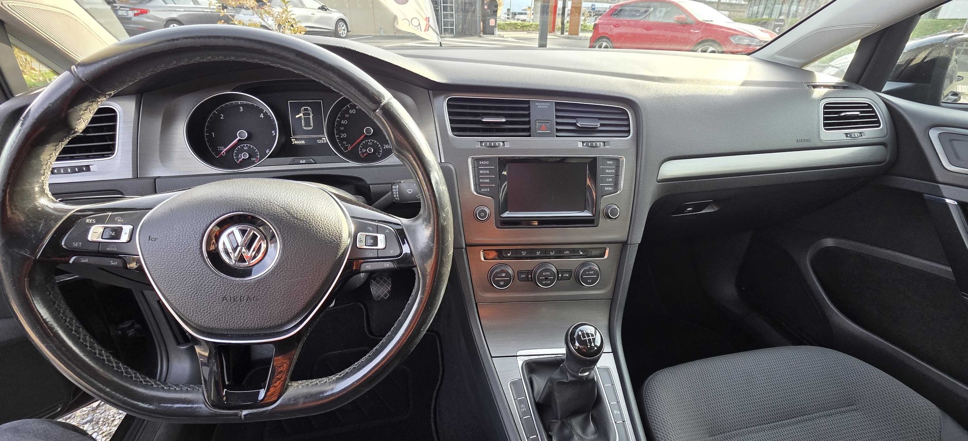 VW Golf VII 1.6 TDI Comfortline-image-4