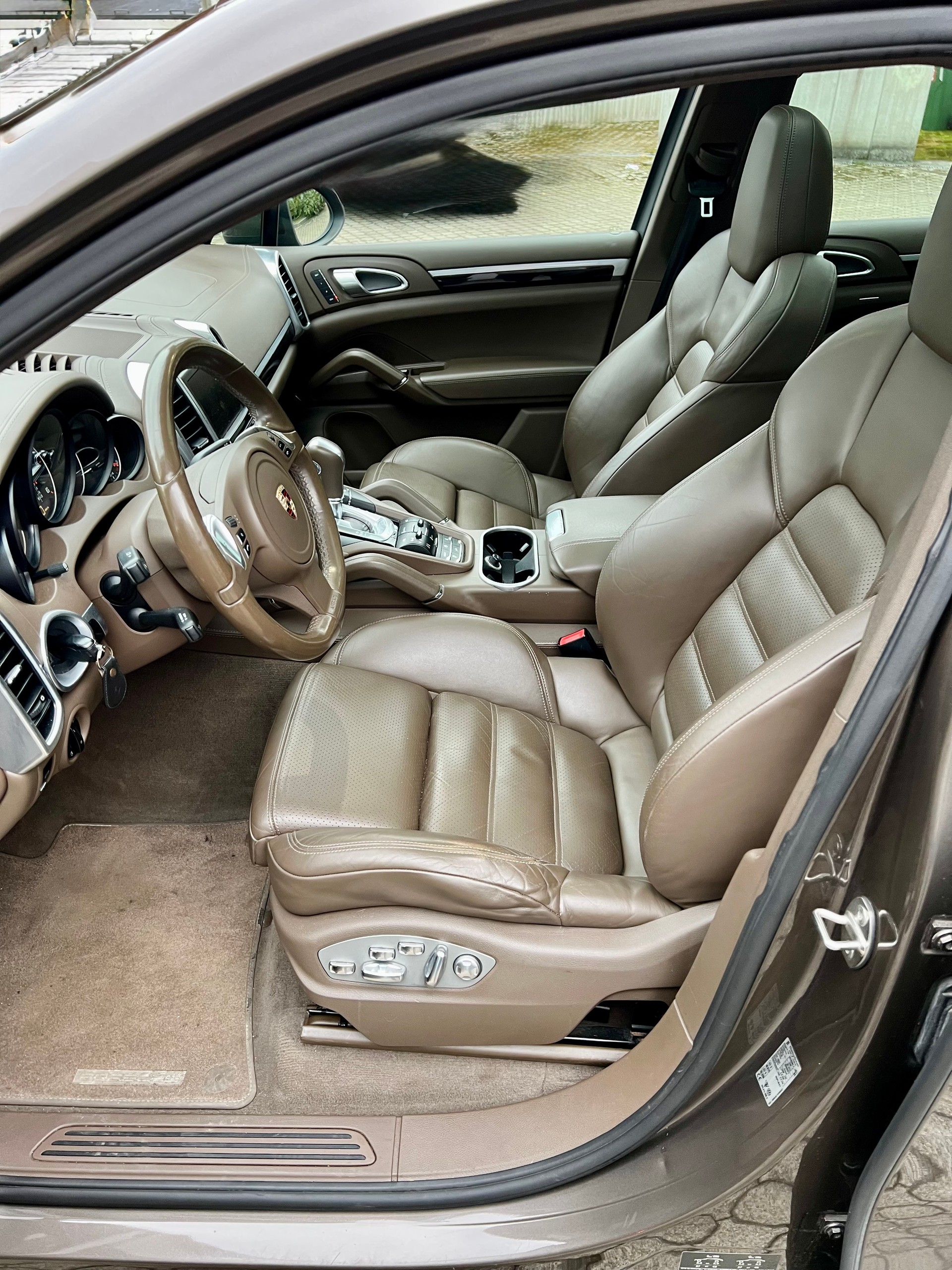 PORSCHE Cayenne Diesel-image-9