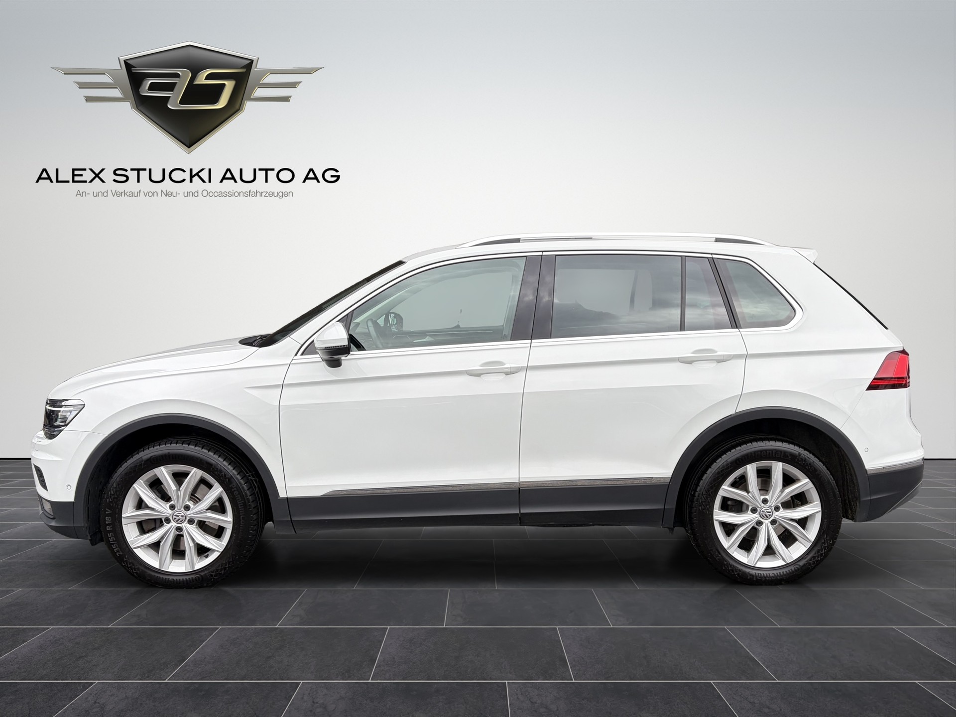 VW Tiguan 2.0TSI Highline 4Motion DSG-showroom-element-3