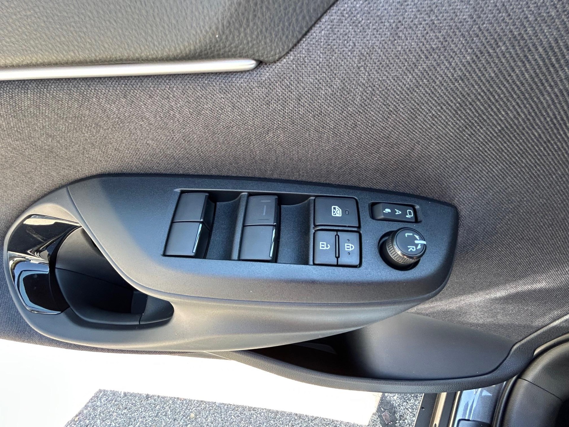 TOYOTA Yaris Cross 1.5 VVT-i HSD Trend AWD-i-image-12