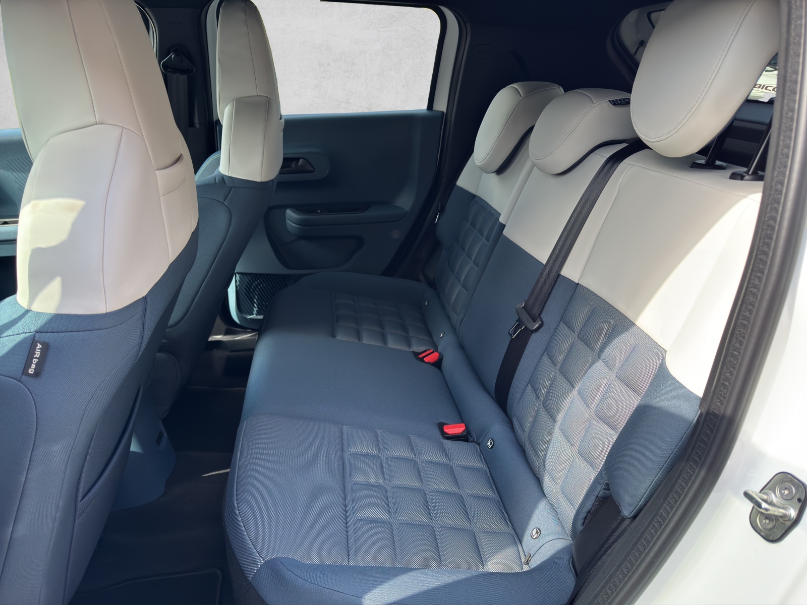 FIAT Grande Panda 1.2 Hybrid La Prima-image-10