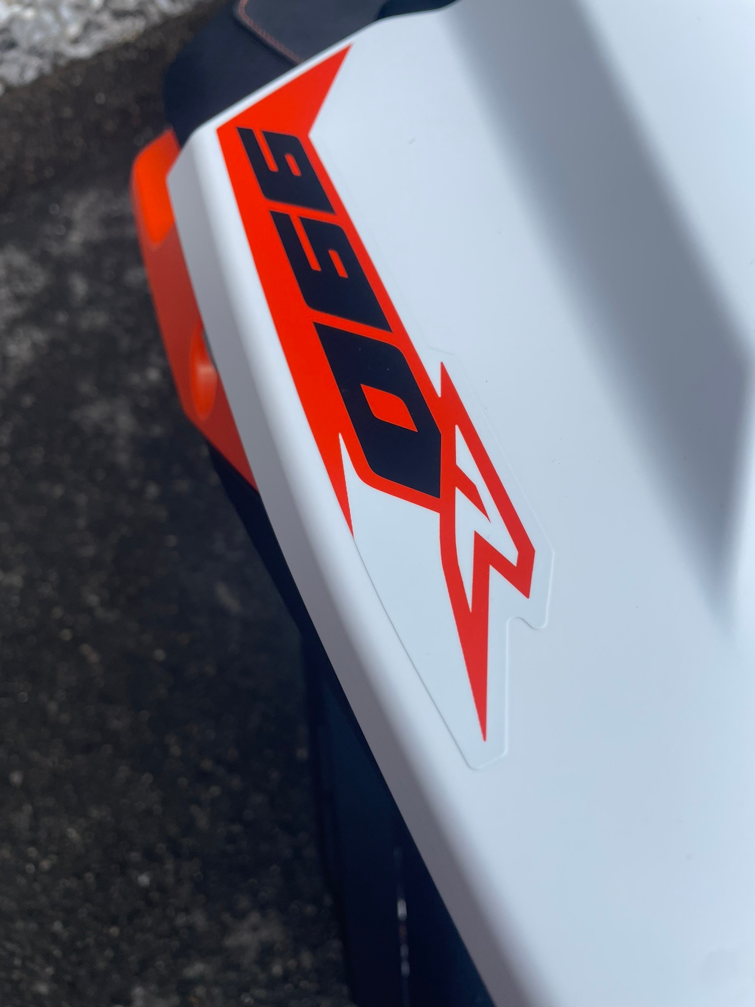 KTM 990 Duke R-image-5