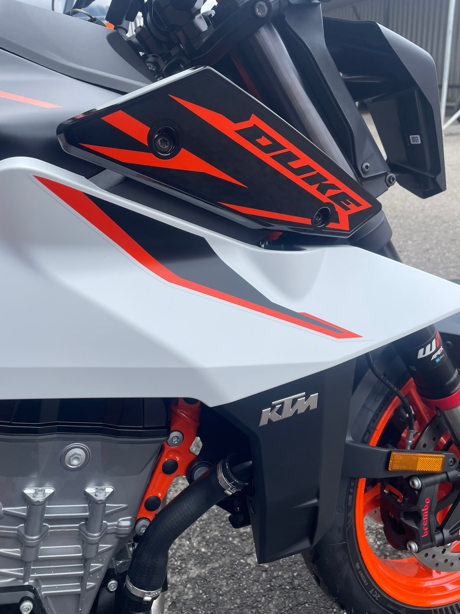 KTM 990 Duke R-image-6
