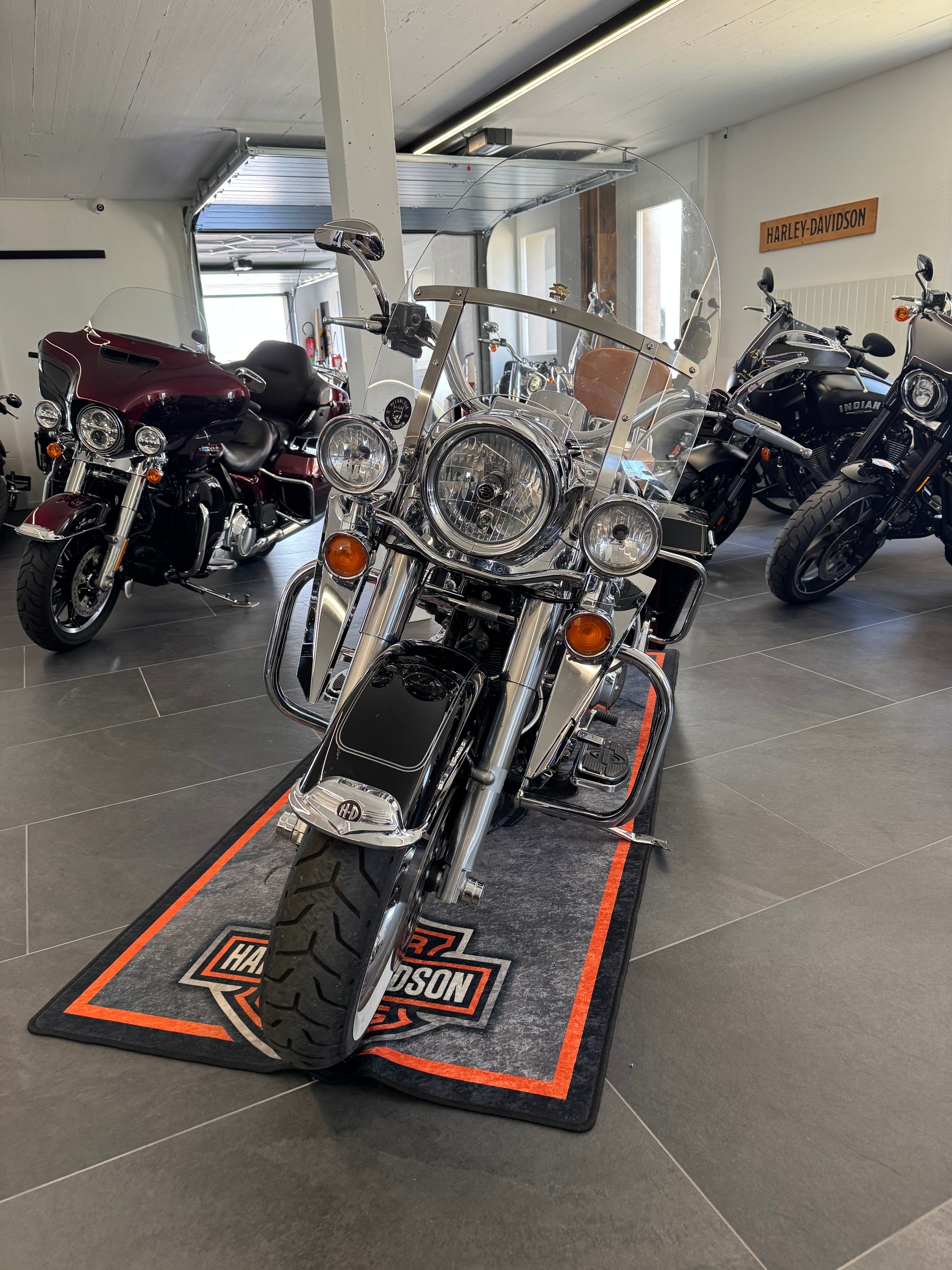 HARLEY-DAVIDSON FLHRC Road King Classic ABS-image-7