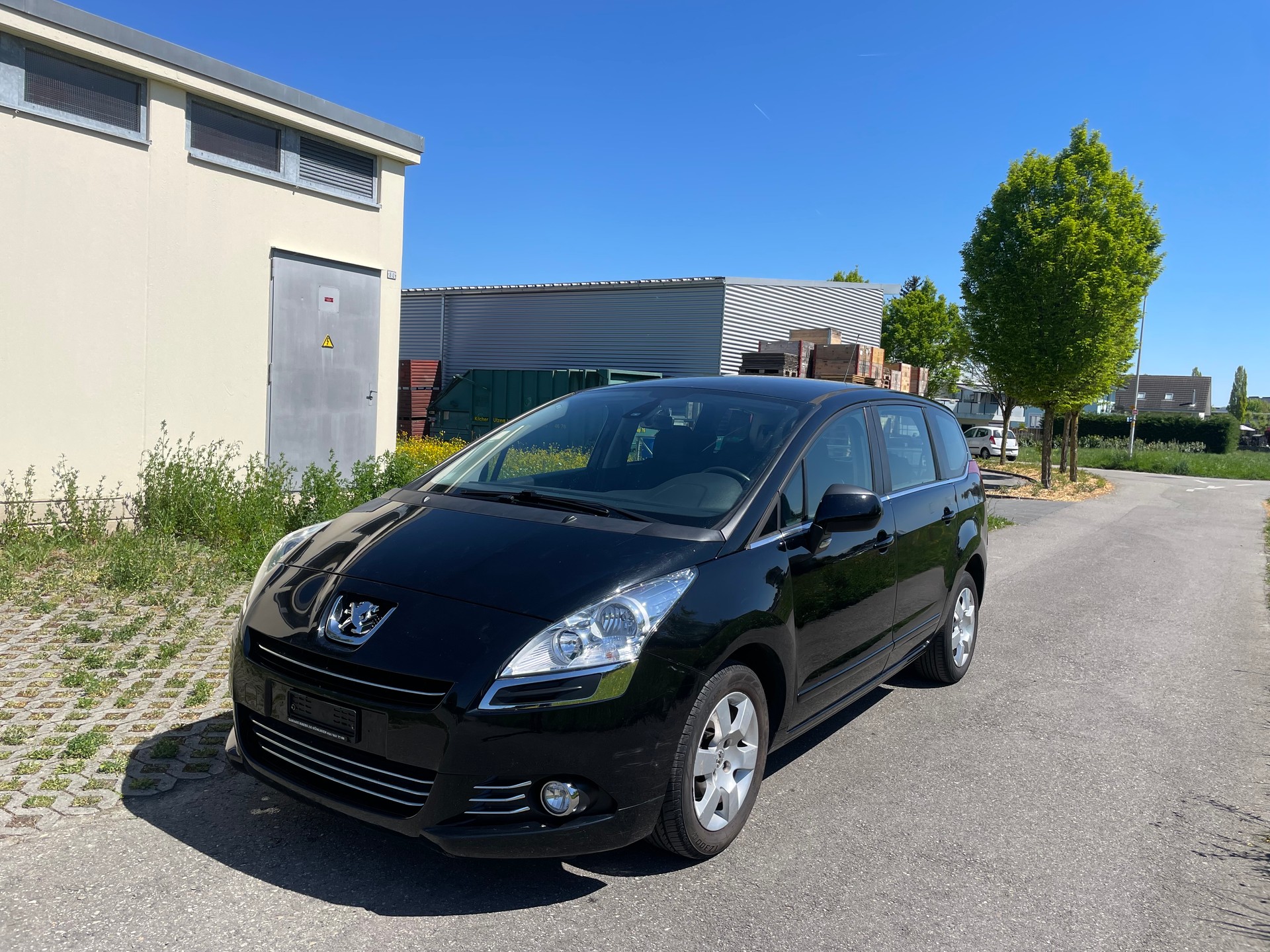 PEUGEOT 5008 1.6 16V VTI Active-image-1