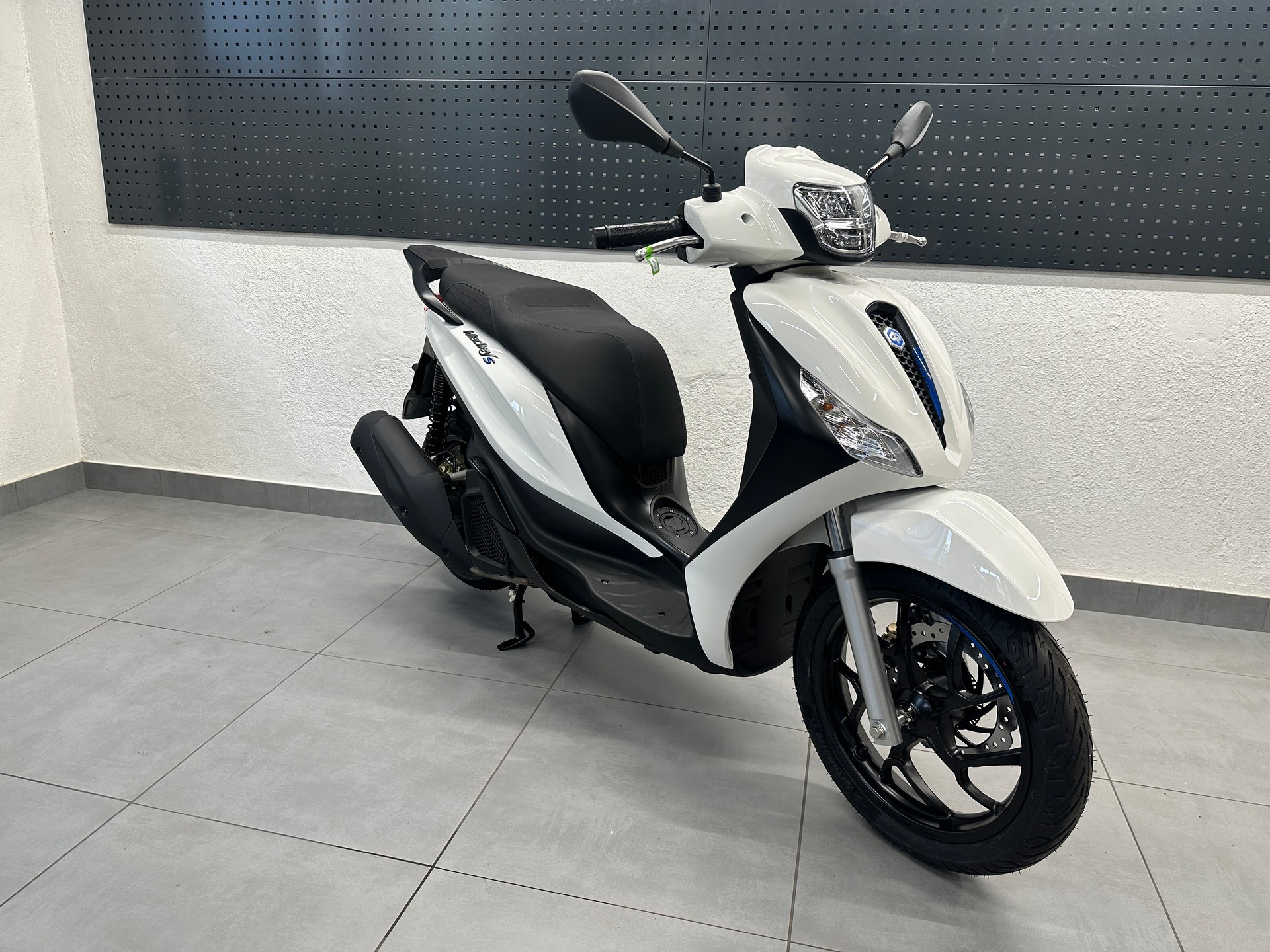 PIAGGIO Medley 125 Sport | Neu | 125cc | City Roller-image-2