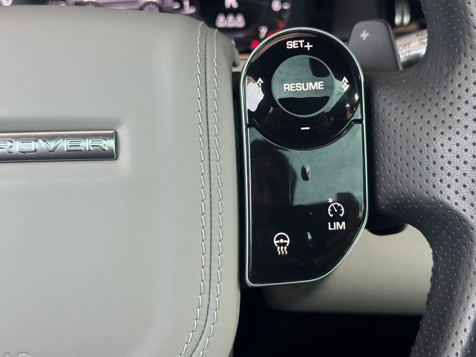 LAND ROVER Range Rover Evoque R-Dyn First Edi P 250 HSE AT9-image-17