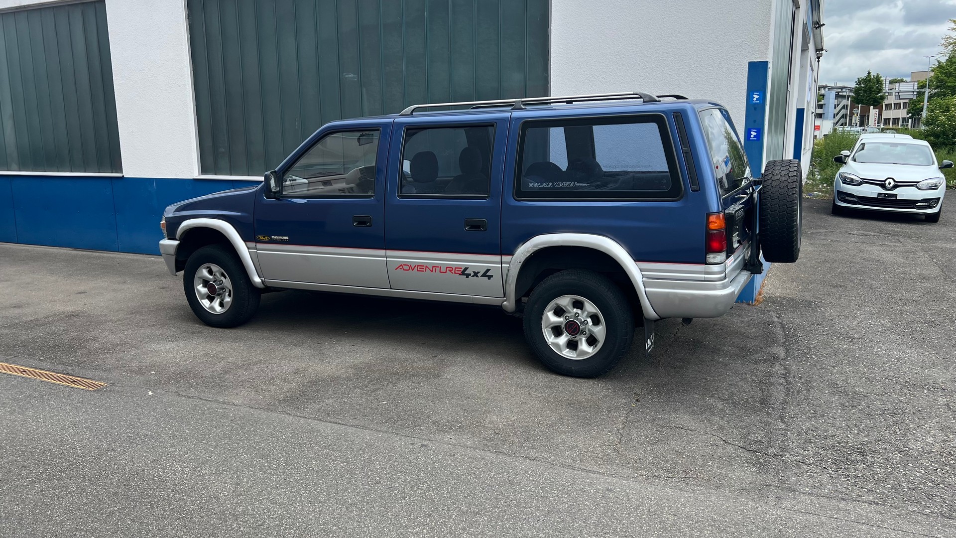 ISUZU ISUZU Adventure Midi 4x4 Rechtslenker 1.Hand-image-2