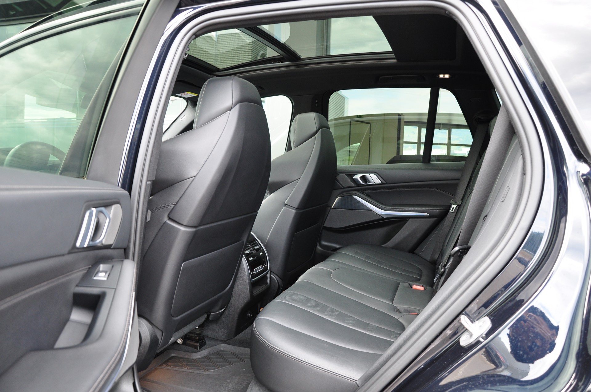 BMW X5 xDrive 48V 40d M Sport Steptronic-image-17