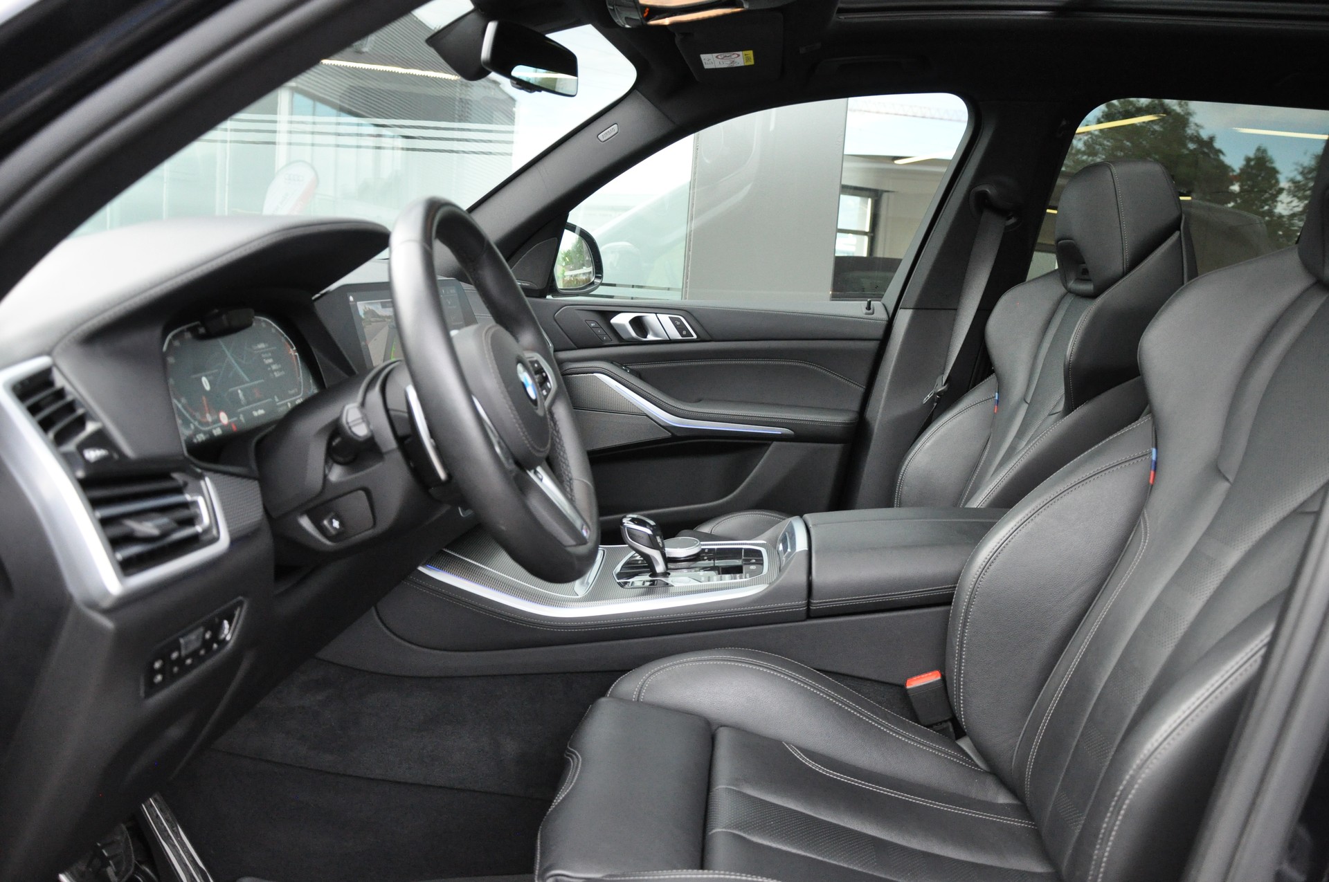 BMW X5 xDrive 48V 40d M Sport Steptronic-image-16