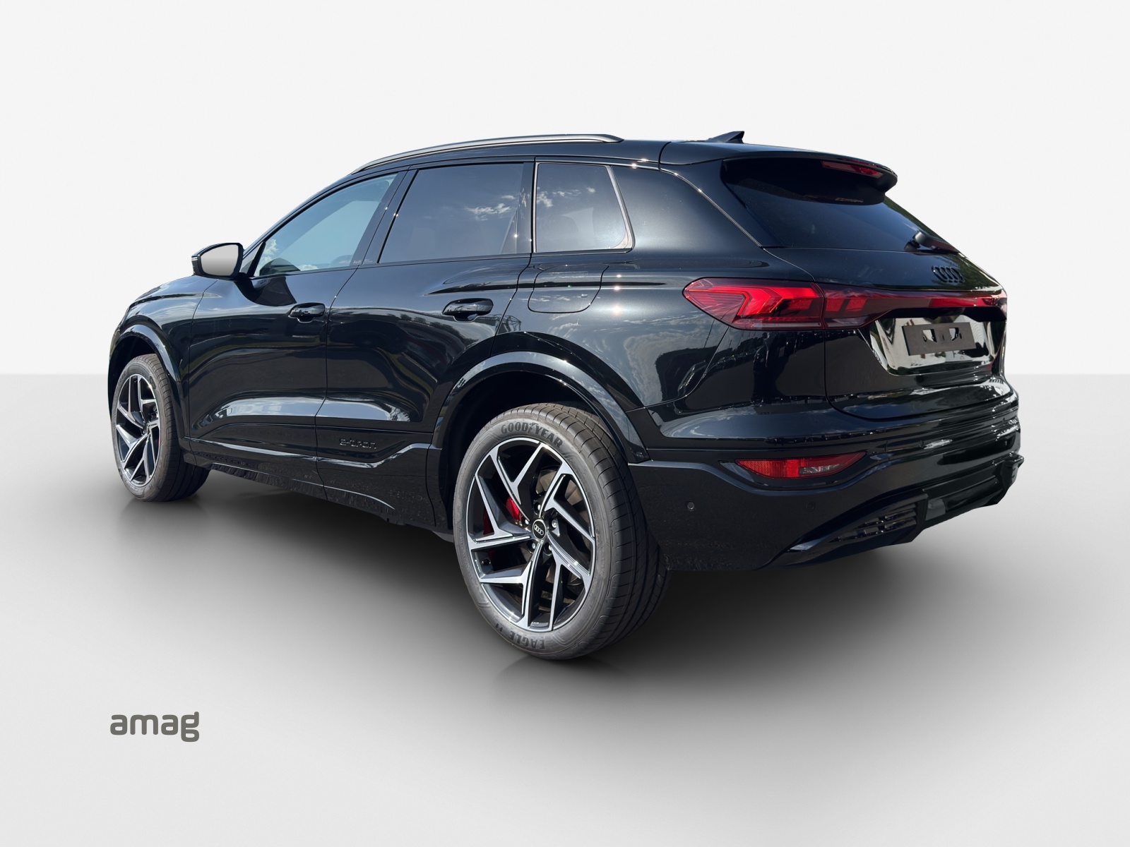AUDI SQ6 e-tron quattro-showroom-element-2