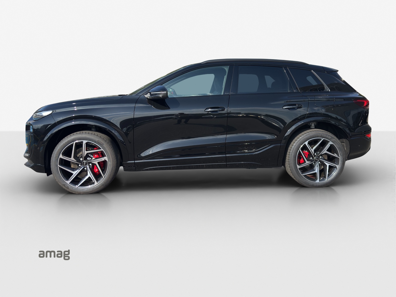 AUDI SQ6 e-tron quattro-showroom-element-1