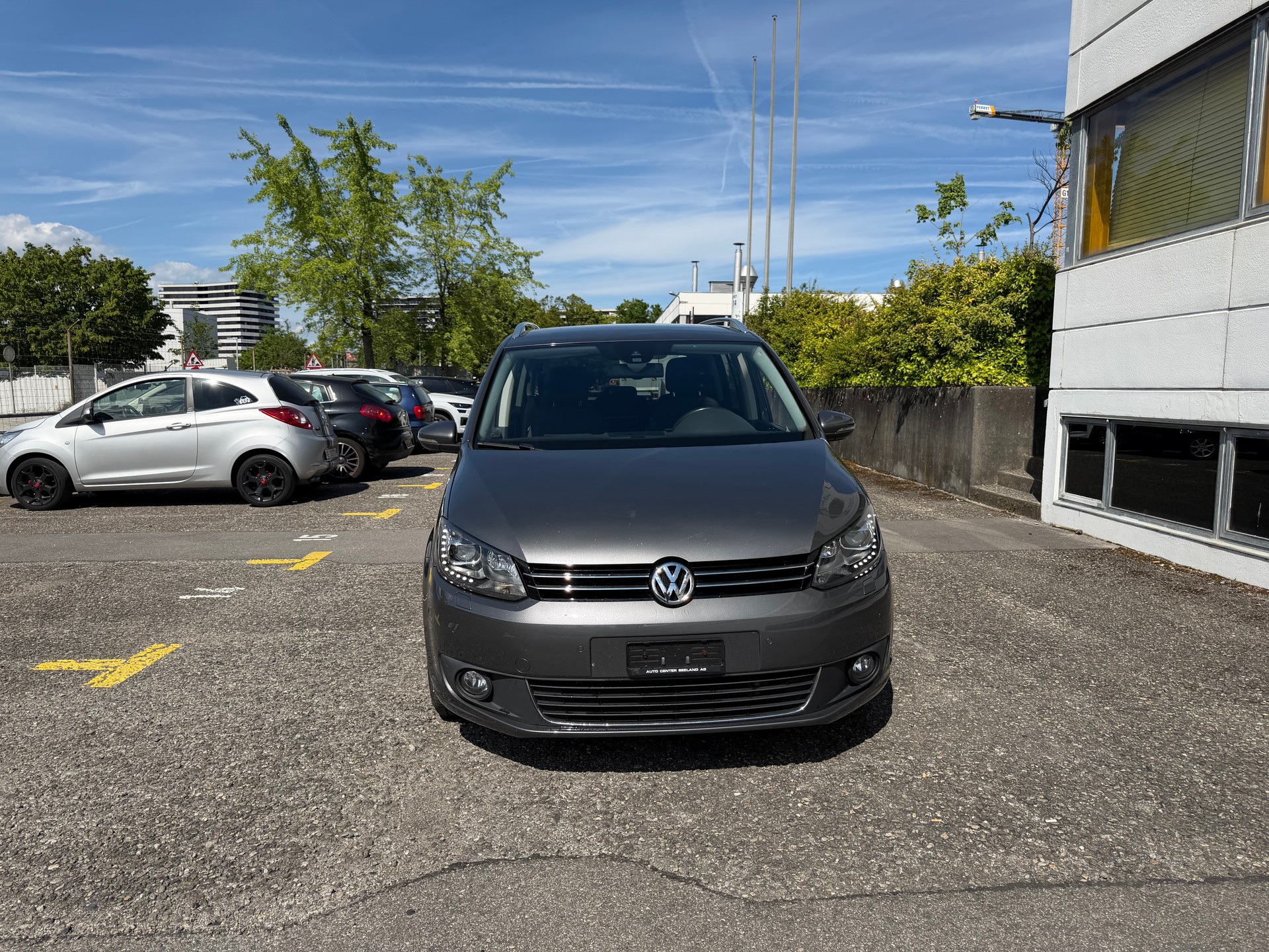 VW Touran 2.0TDI Highline DSG 7 places-image-1