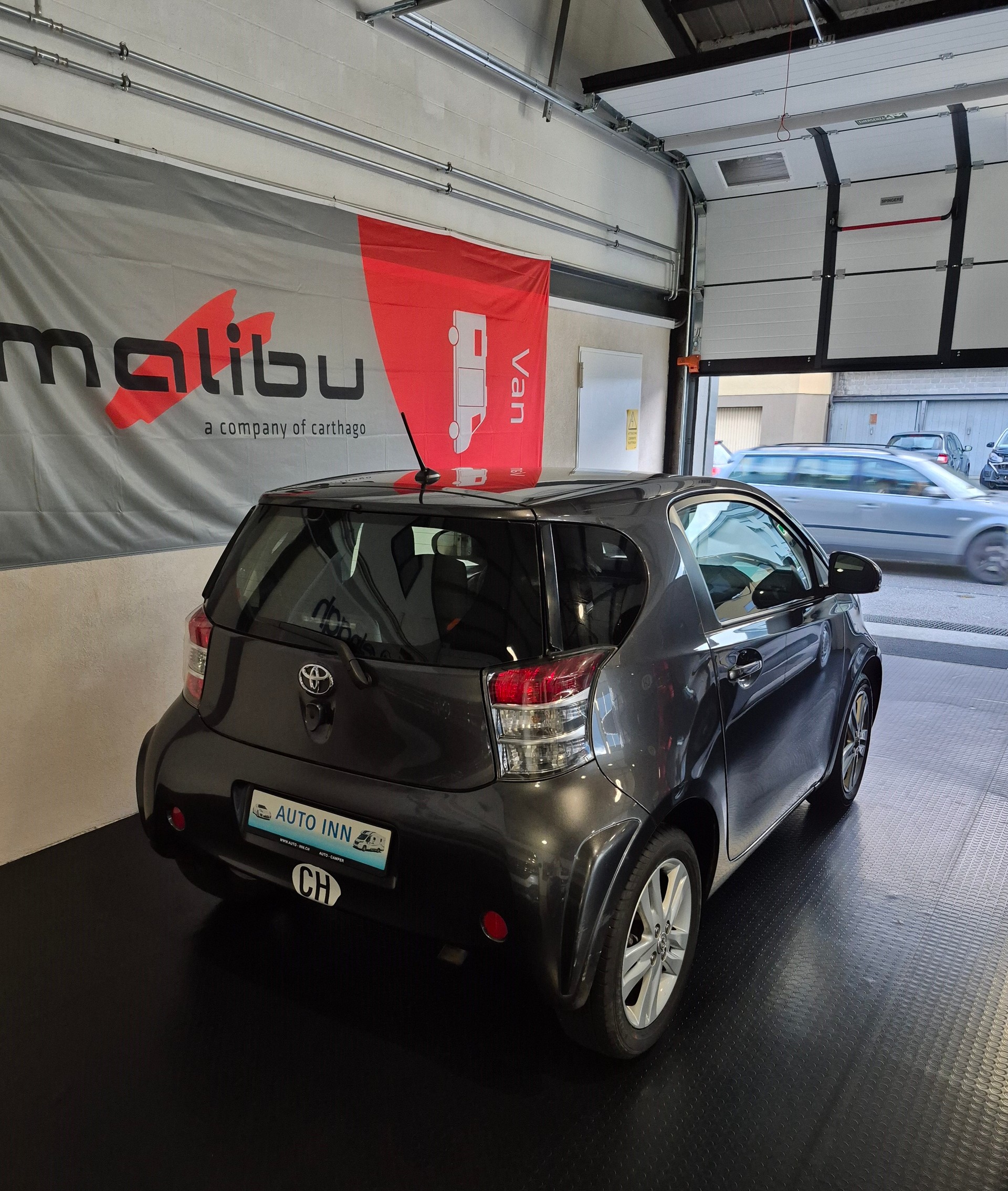 TOYOTA iQ 1.33 Dual VVT-i - AUTOMATICA-image-2