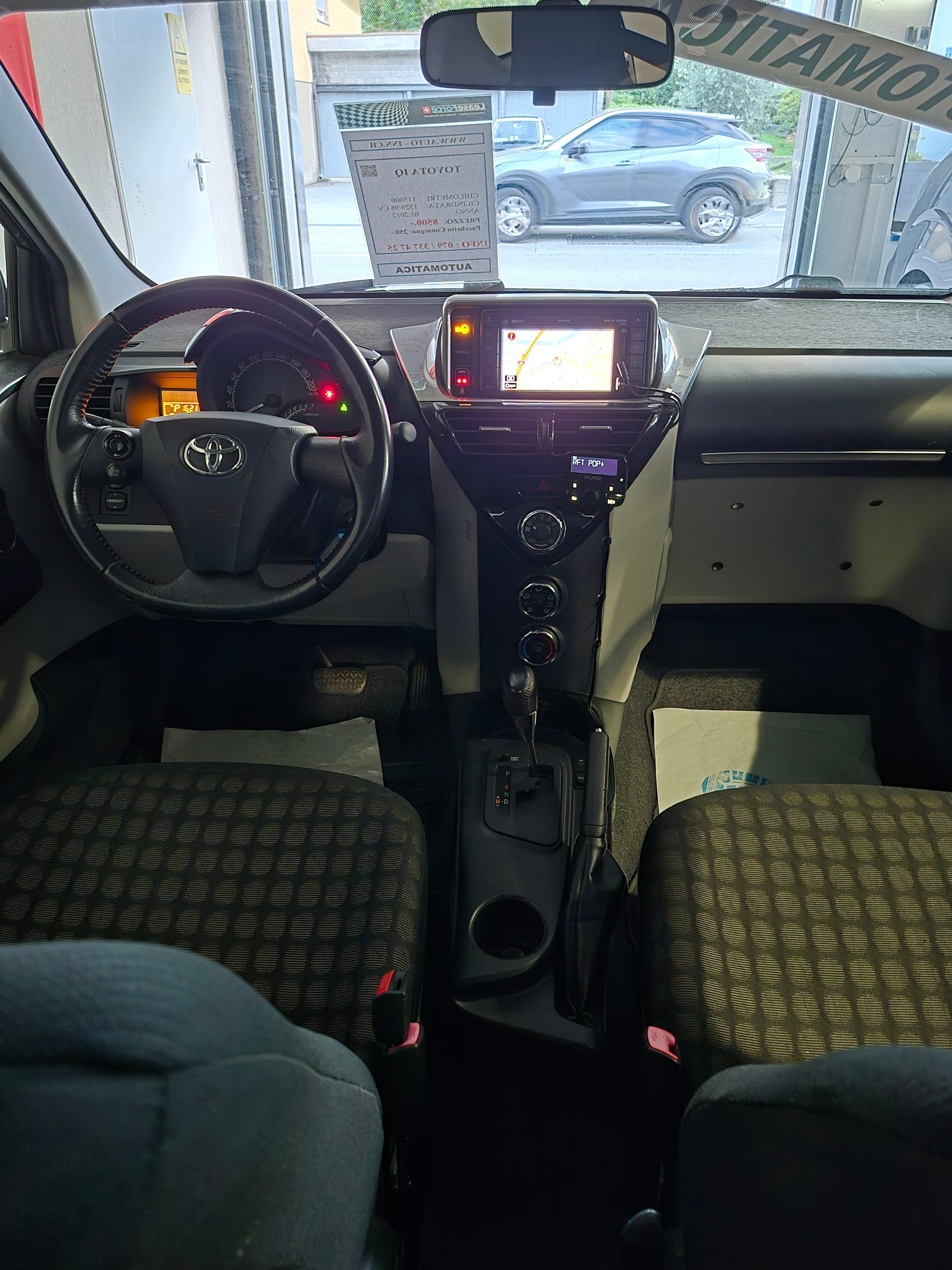 TOYOTA iQ 1.33 Dual VVT-i - AUTOMATICA-image-4