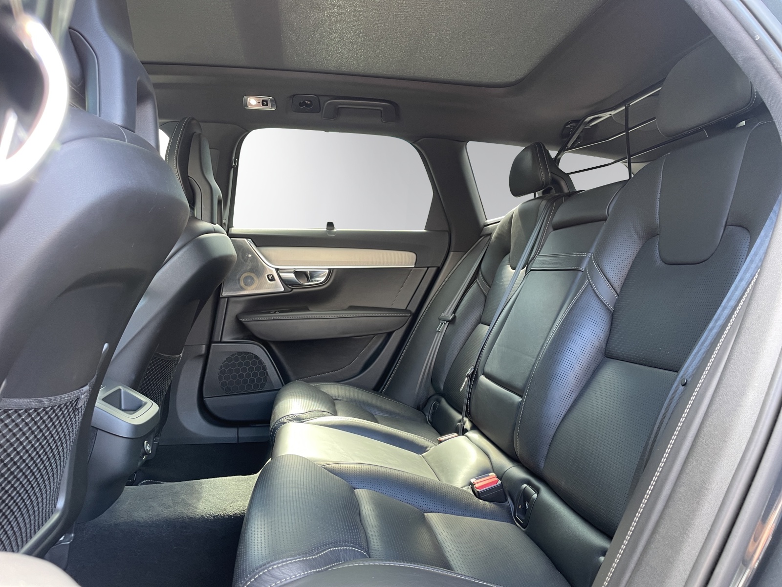 VOLVO V90 D4 AWD R-Design Geartronic-image-11