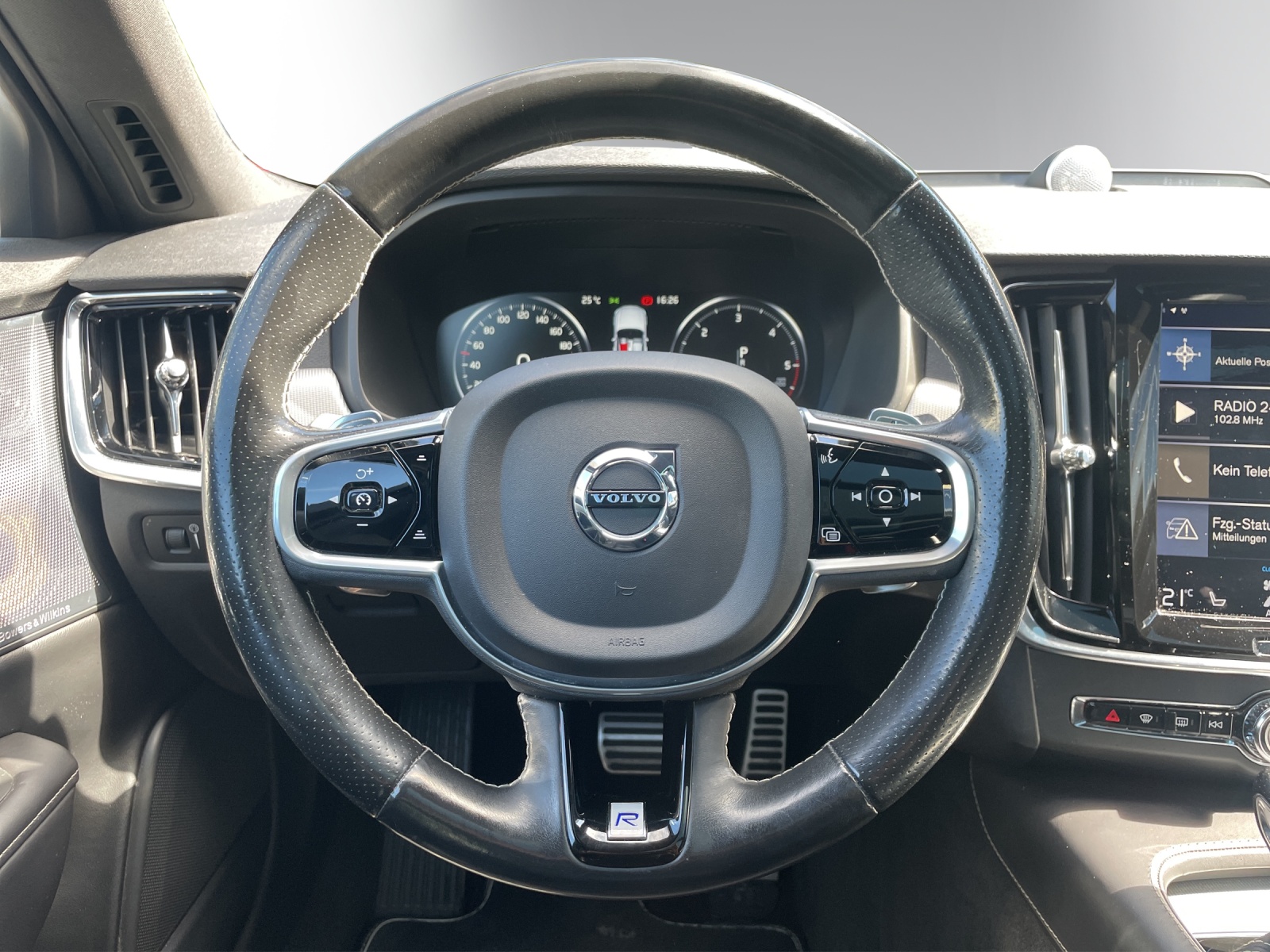 VOLVO V90 D4 AWD R-Design Geartronic-image-14