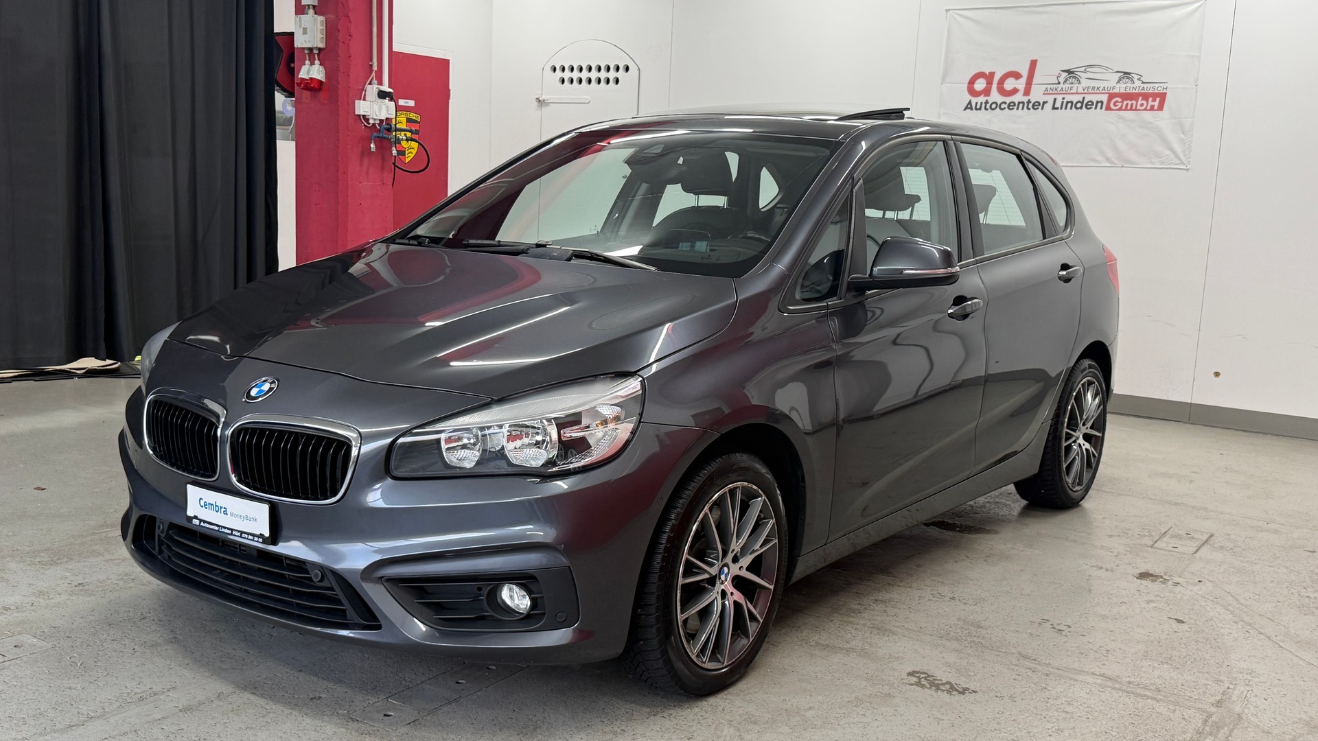 BMW 225i xDrive Active Tourer Steptronic, frisch ab MFK, BMW Service, 4X4, Abstandregler, Leder, DAB, SHD, 1 J. 20000km Garantie-showroom-element-2