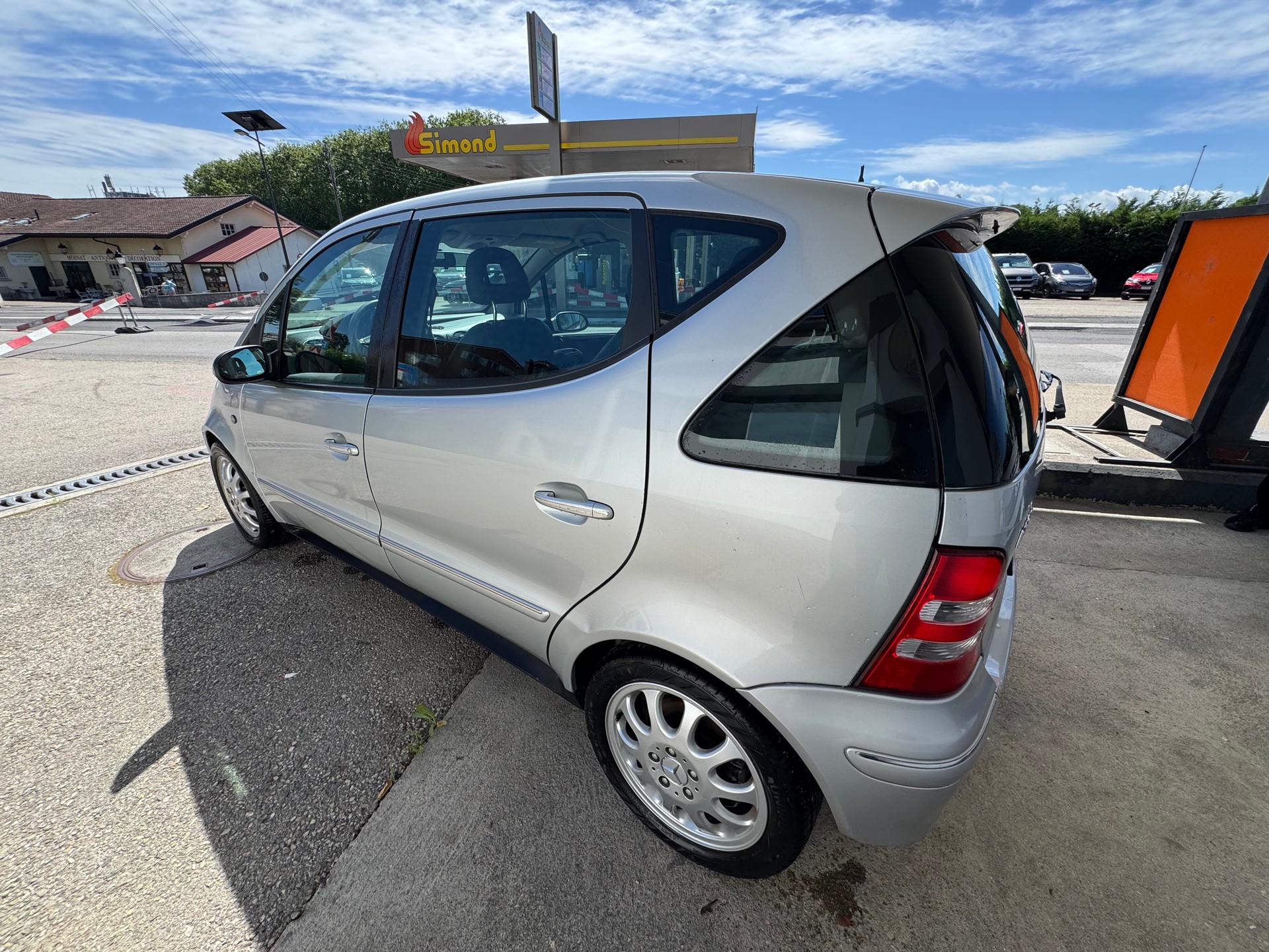 MERCEDES-BENZ A 190 L Elégance-showroom-element-3