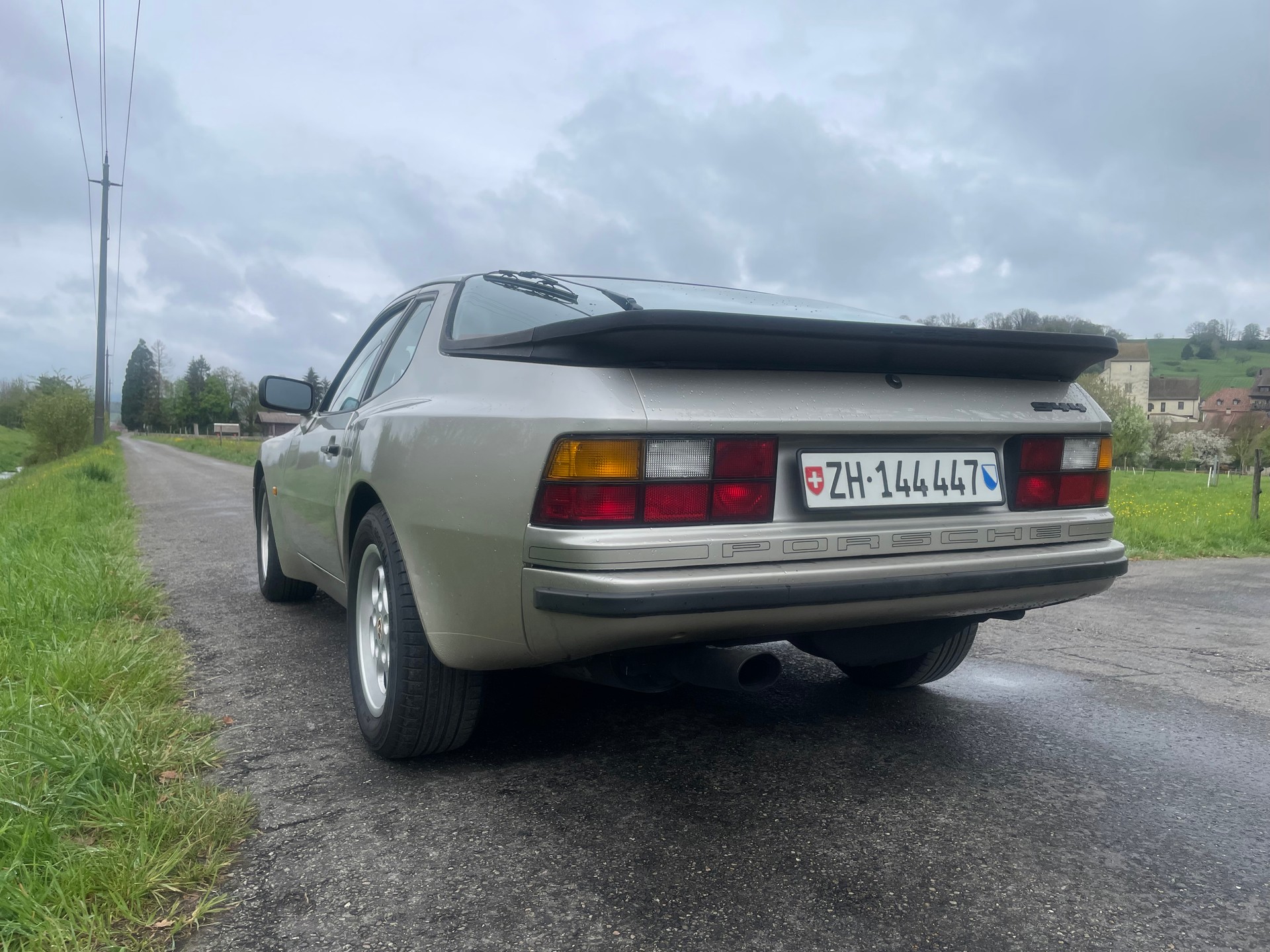 PORSCHE 944-image-2