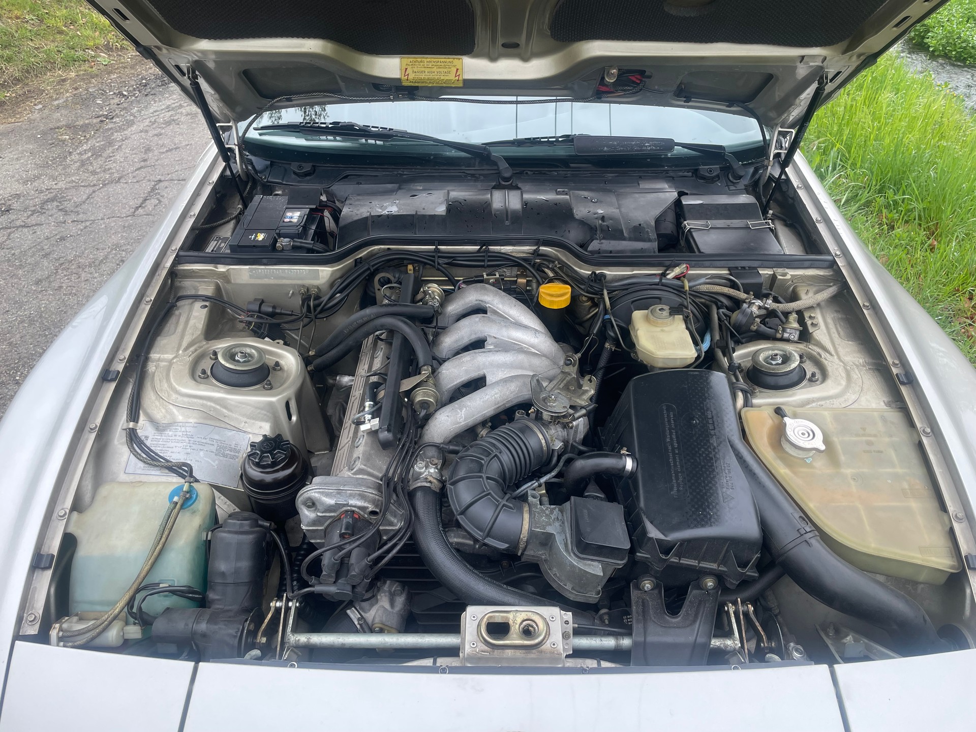 PORSCHE 944-image-9