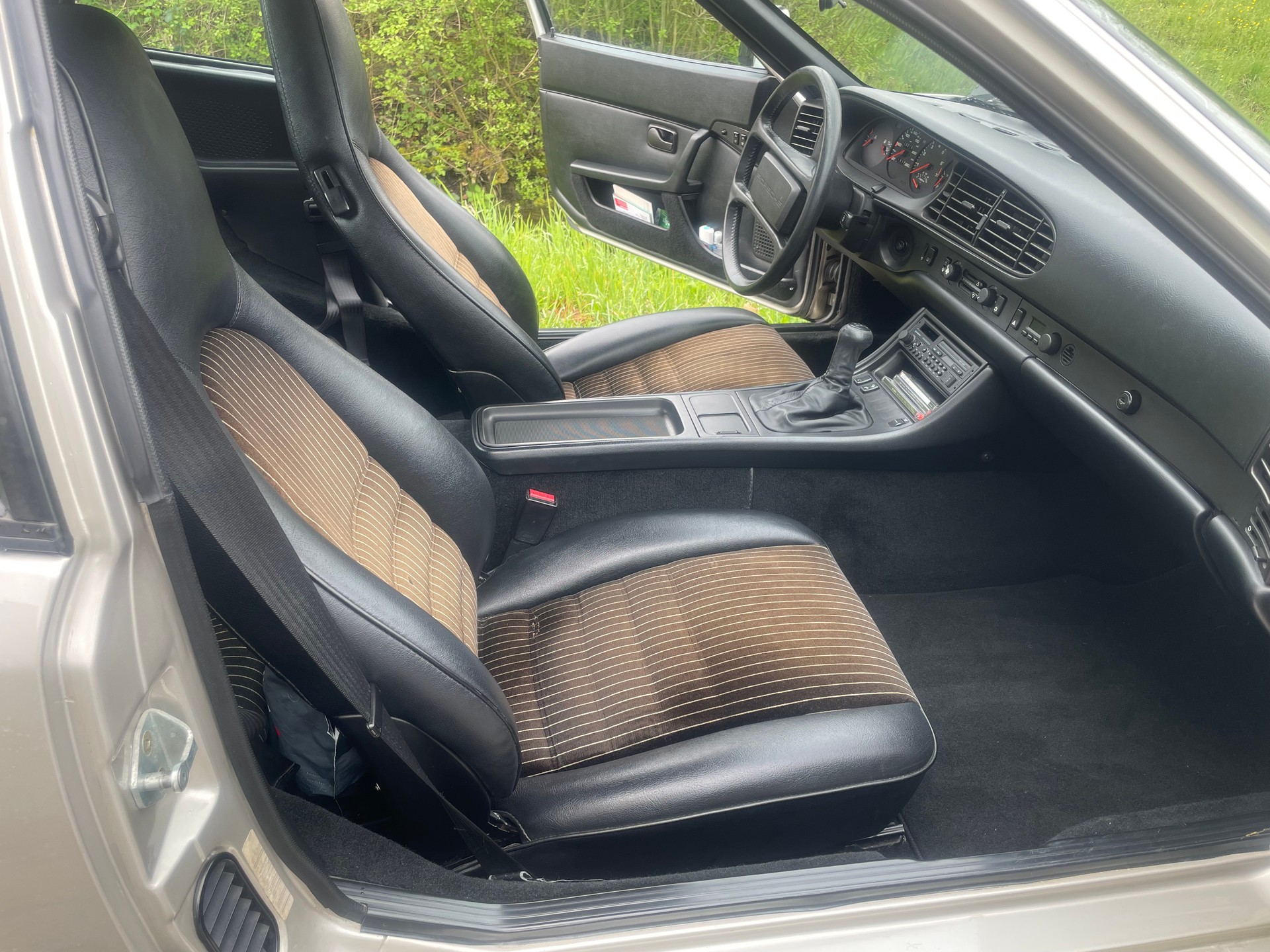 PORSCHE 944-image-7