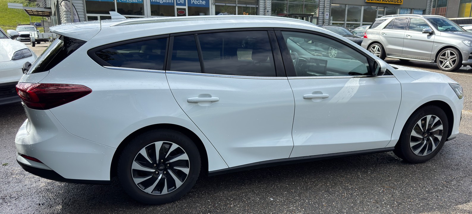 FORD 1.0i EcoB Hybrid 155 Titanium X-image-3