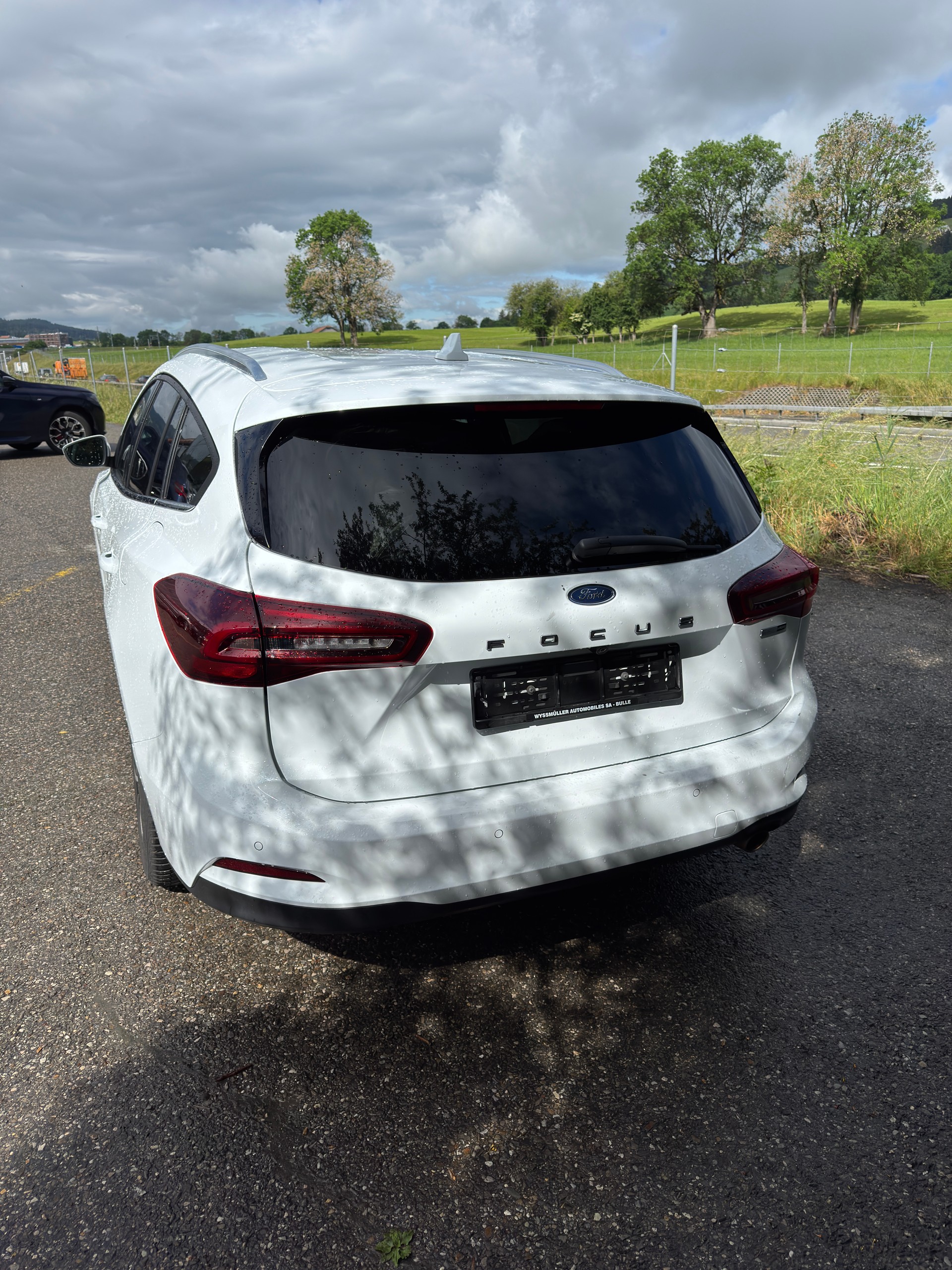 FORD 1.0i EcoB Hybrid 155 Titanium X