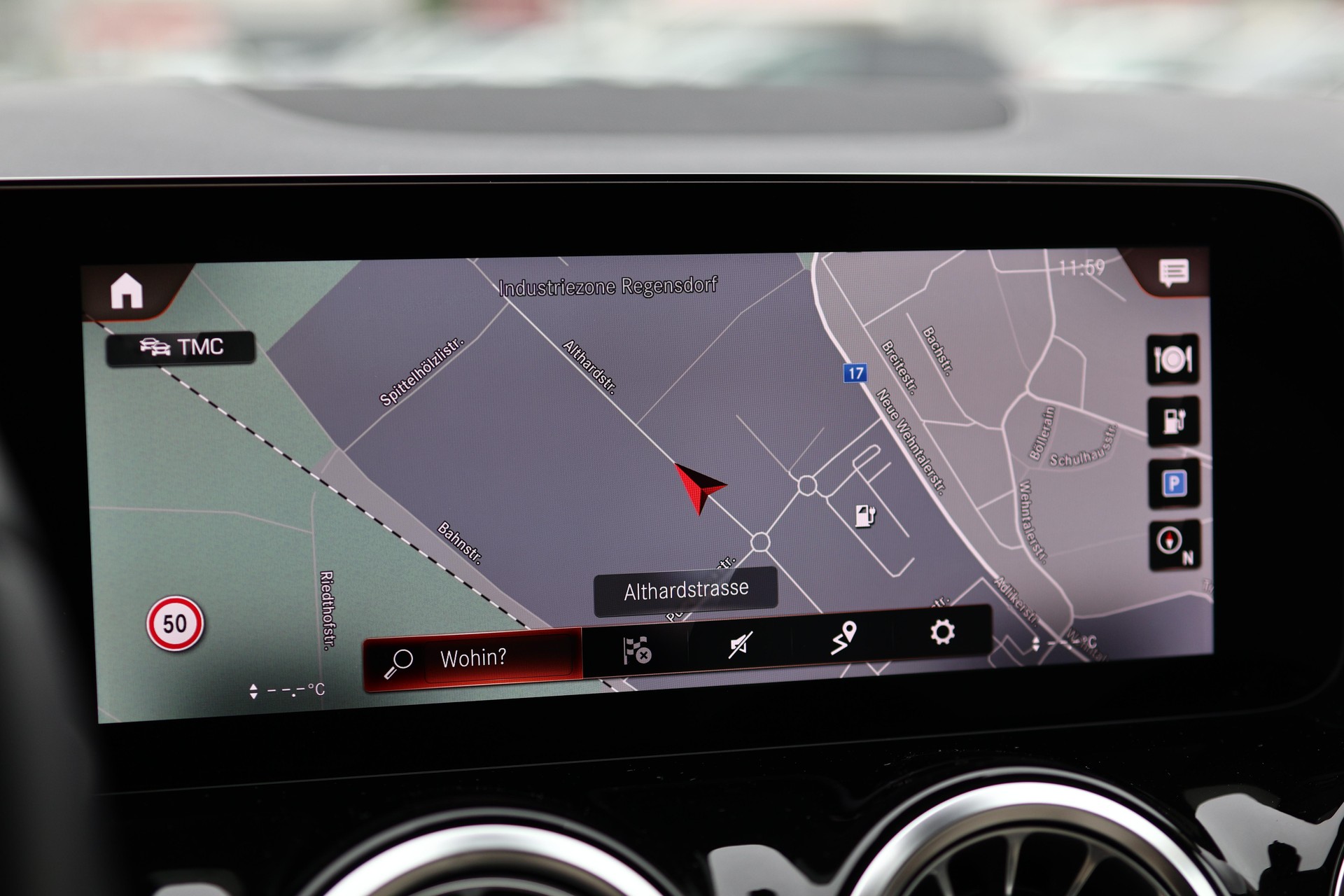 MERCEDES-BENZ EQA 250-image-26