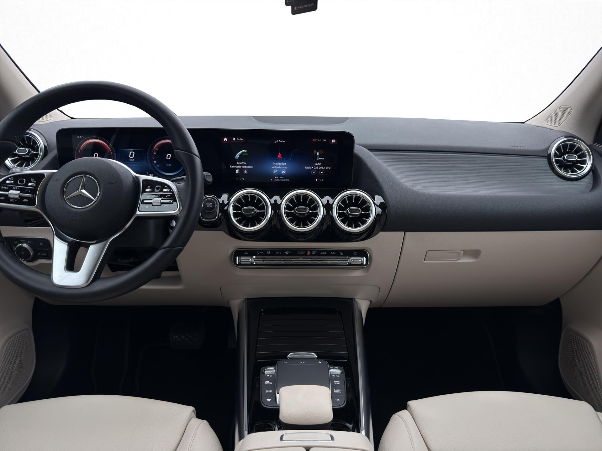 MERCEDES-BENZ EQA 250-image-16