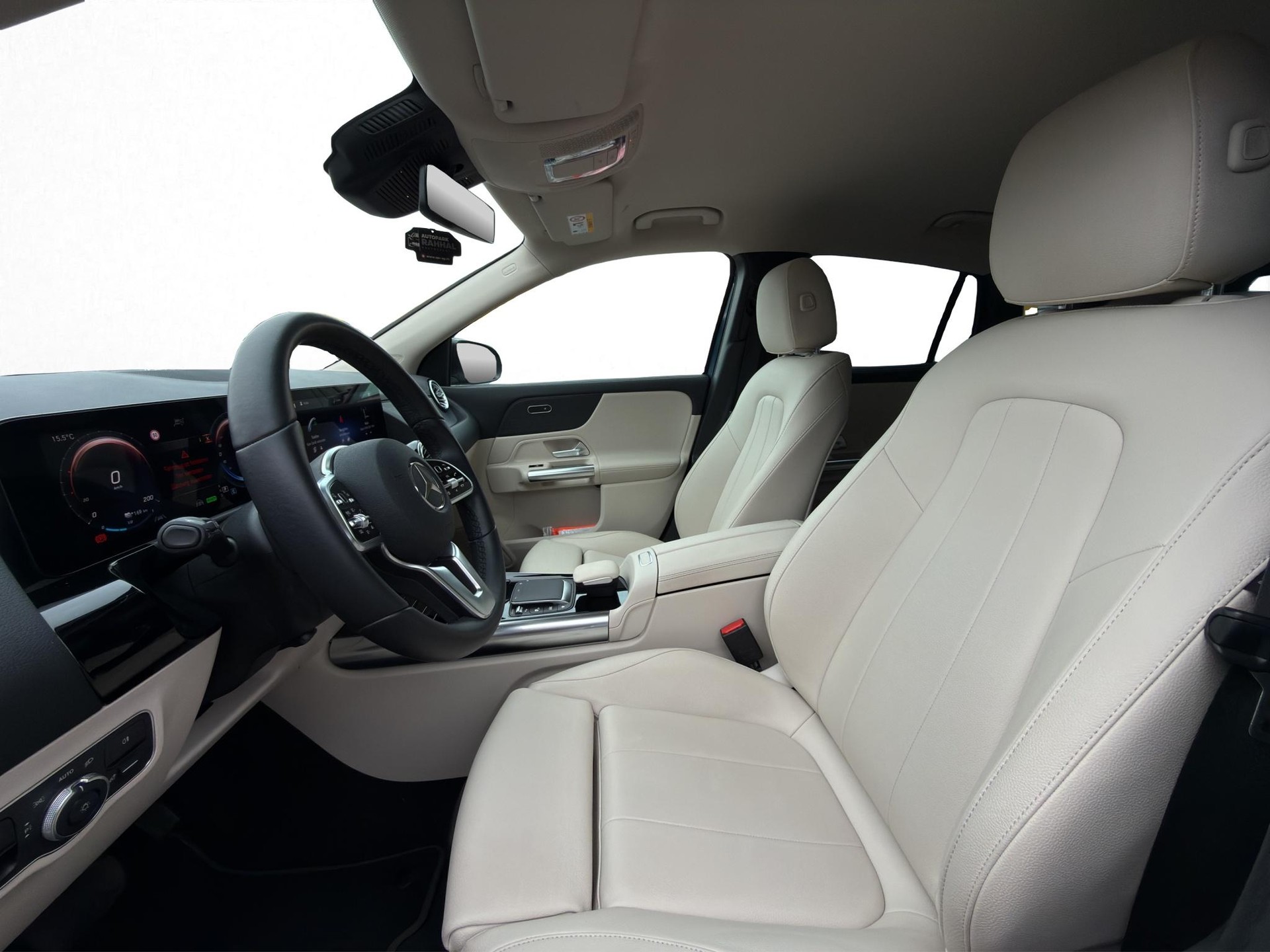 MERCEDES-BENZ EQA 250-image-12