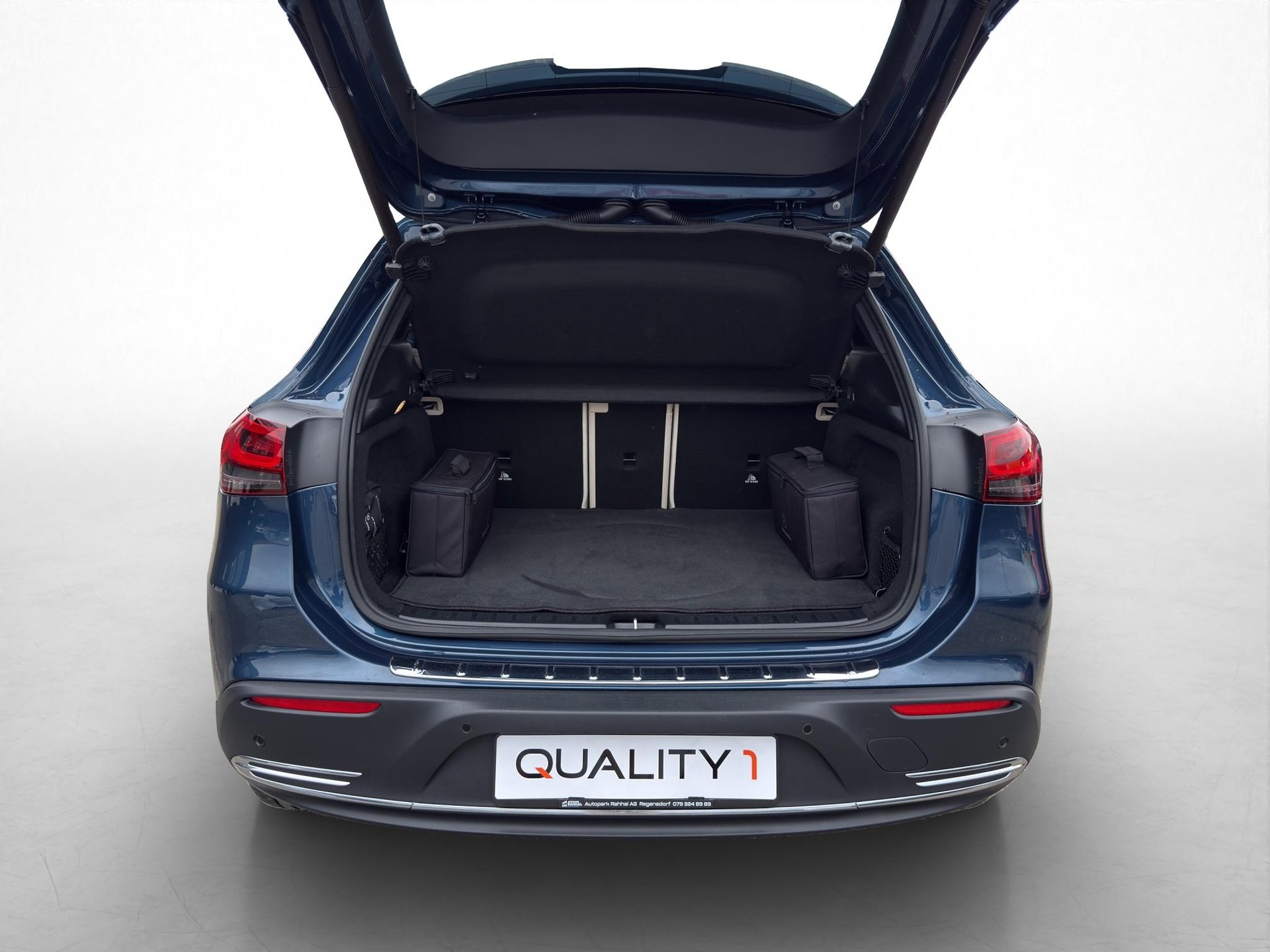 MERCEDES-BENZ EQA 250-image-7