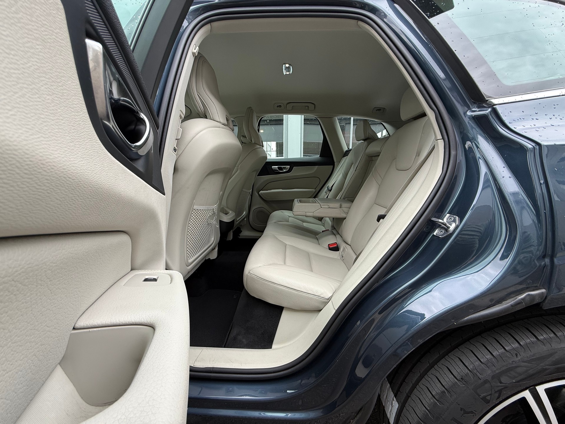 VOLVO XC60 B4 Diesel Mild Hybrid AWD Inscription Geartronic *Frisch ab MFK *Tempomat *Rückfahrkamera *Start/Stop *Lane+Park Assist.-image-11