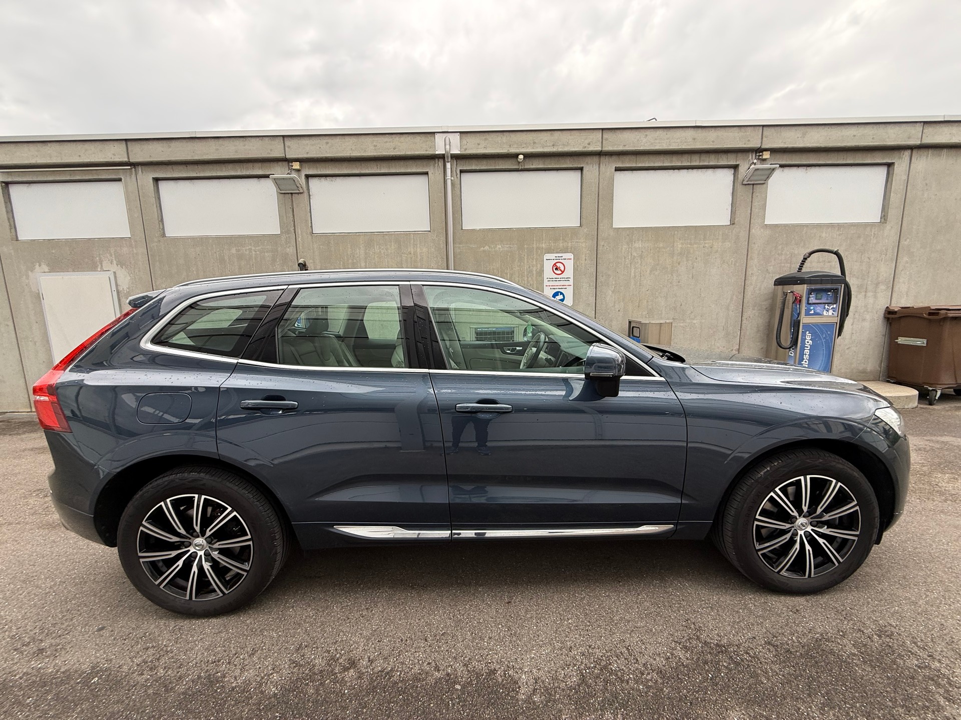 VOLVO XC60 B4 Diesel Mild Hybrid AWD Inscription Geartronic *Frisch ab MFK *Tempomat *Rückfahrkamera *Start/Stop *Lane+Park Assist.-image-2