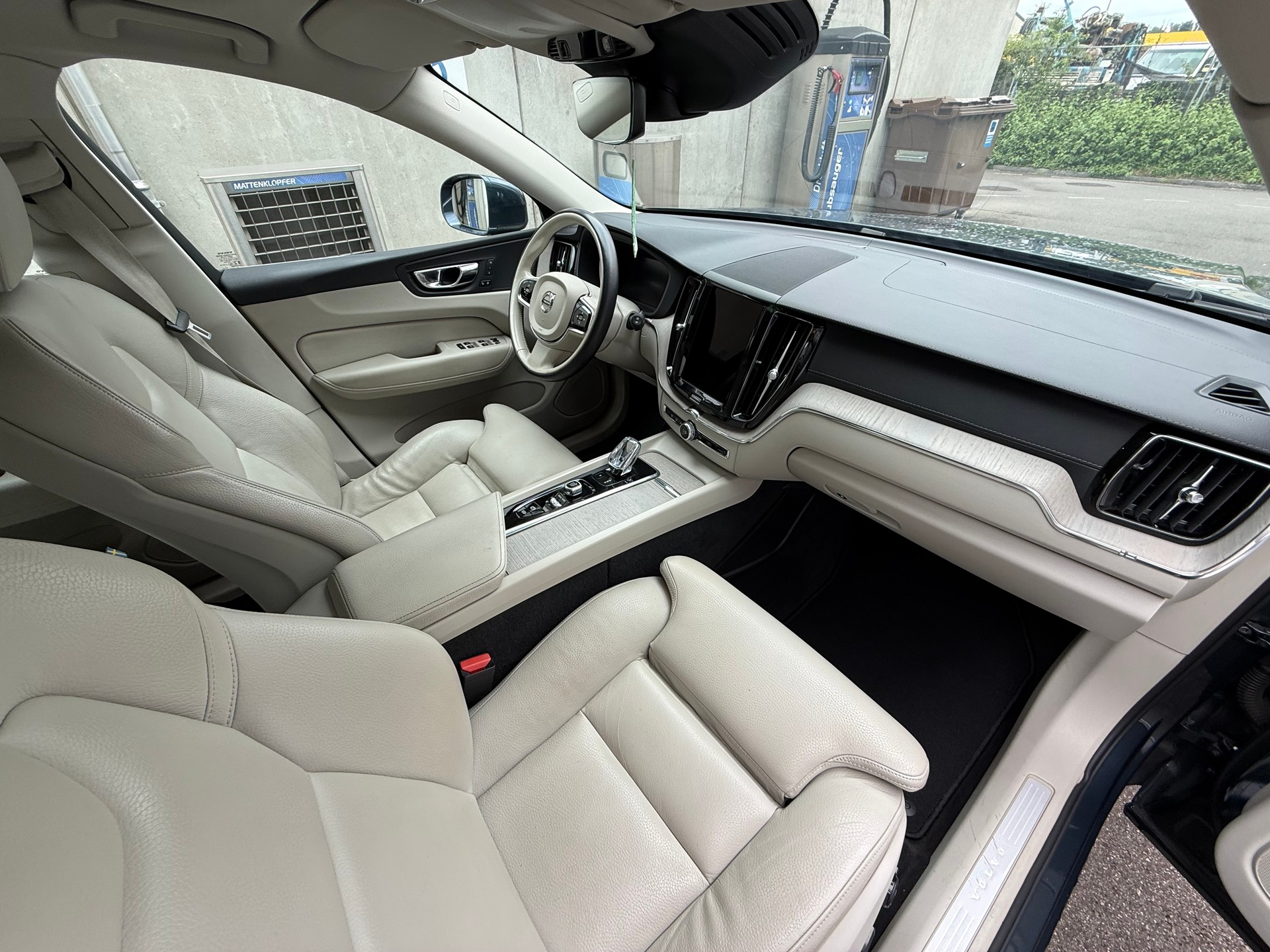 VOLVO XC60 B4 Diesel Mild Hybrid AWD Inscription Geartronic *Frisch ab MFK *Tempomat *Rückfahrkamera *Start/Stop *Lane+Park Assist.-image-14